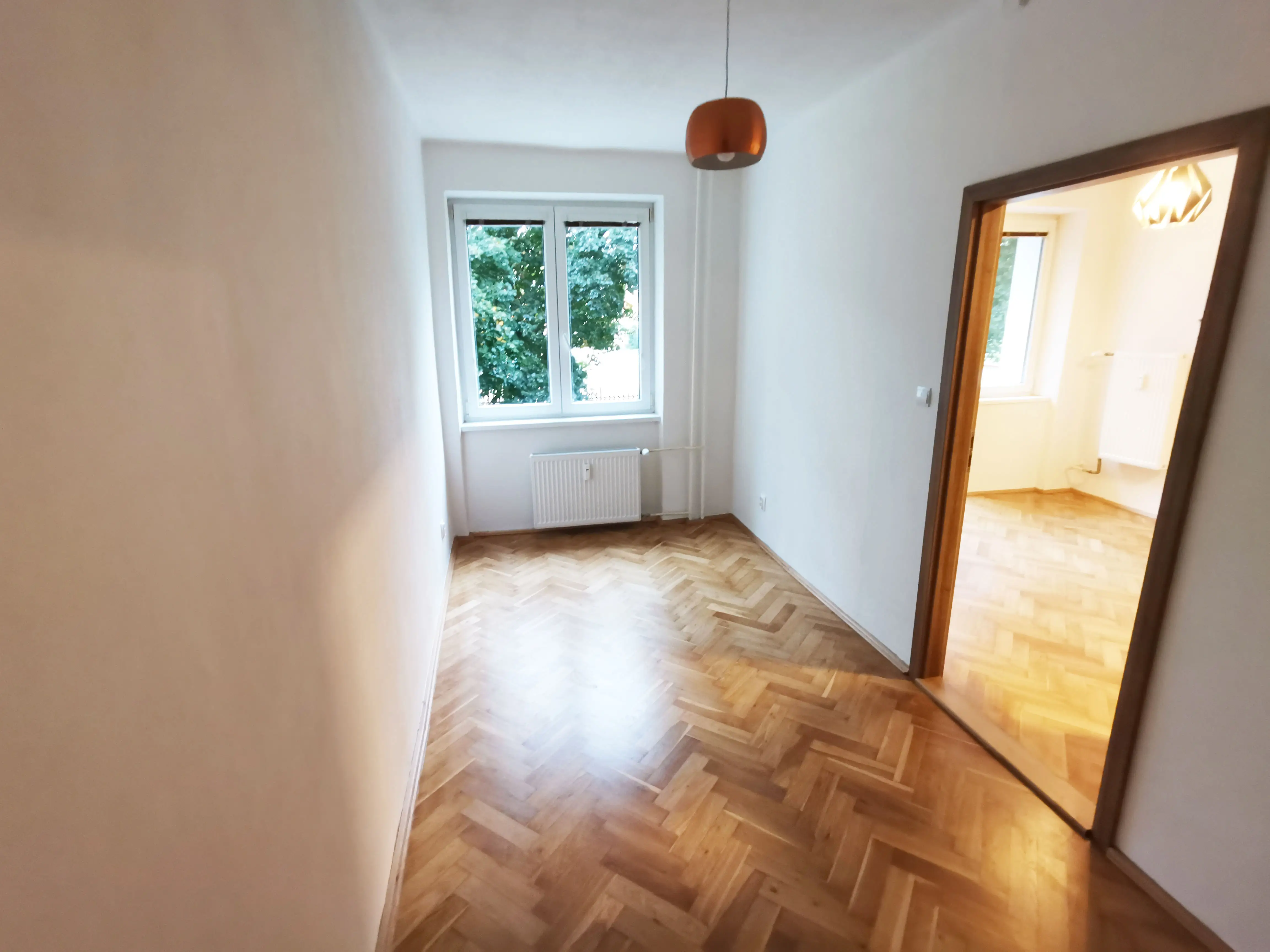 Na prenájom 4 izbový byt po kompletnej rekonštrukcii, Vodárenská
