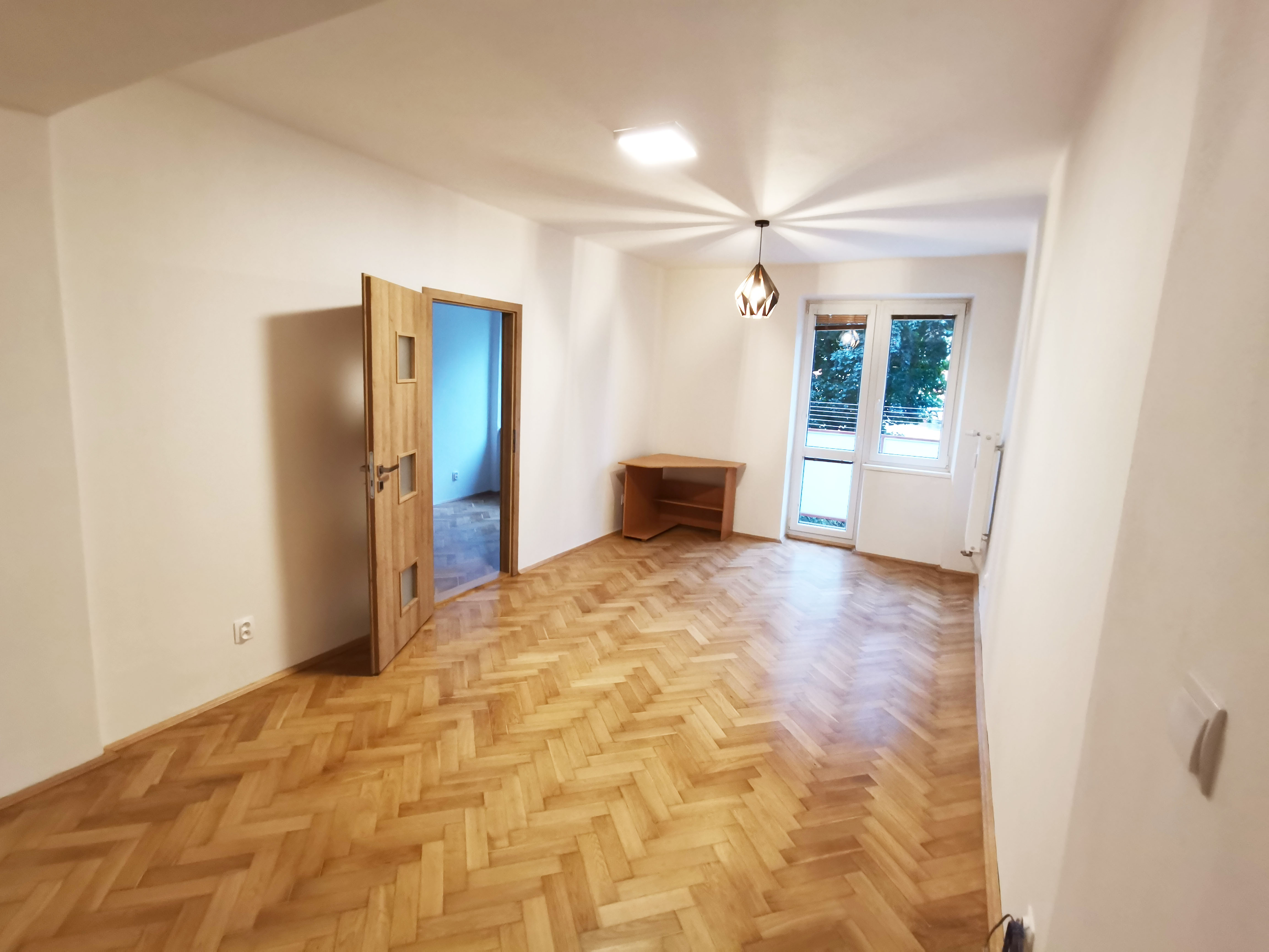 Na prenájom 4 izbový byt po kompletnej rekonštrukcii, Vodárenská