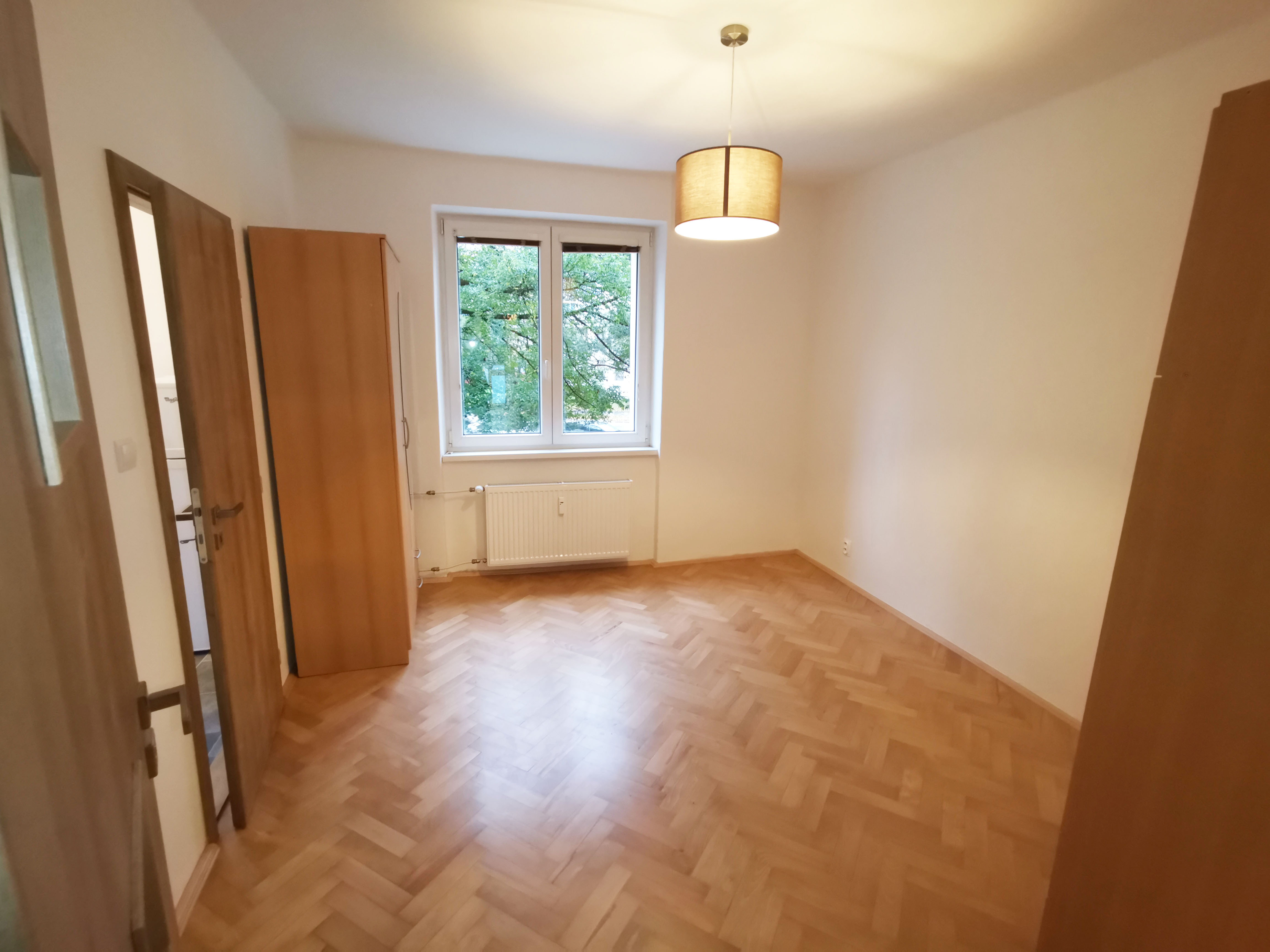 Na prenájom 4 izbový byt po kompletnej rekonštrukcii, Vodárenská