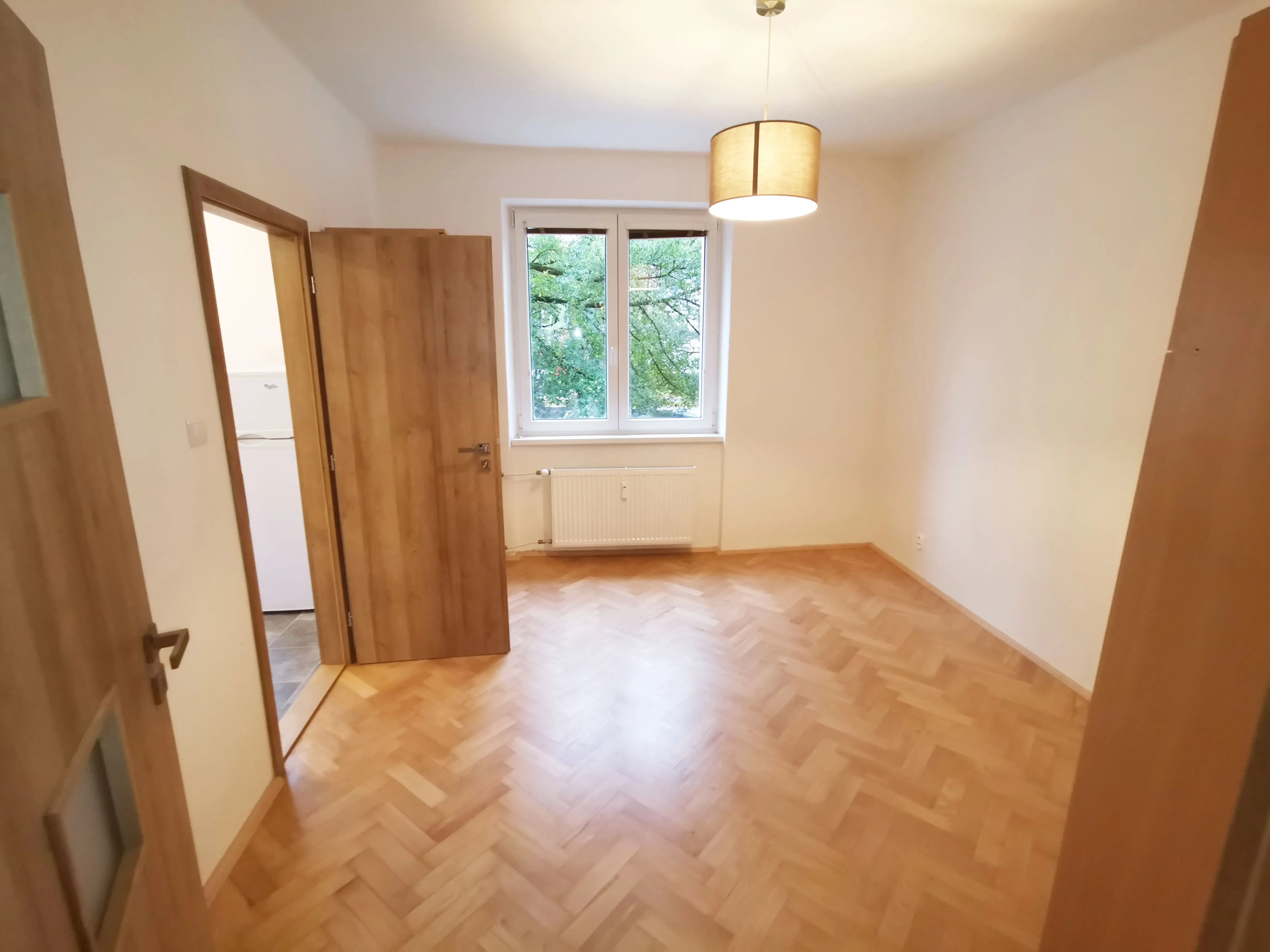 Na prenájom 4 izbový byt po kompletnej rekonštrukcii, Vodárenská