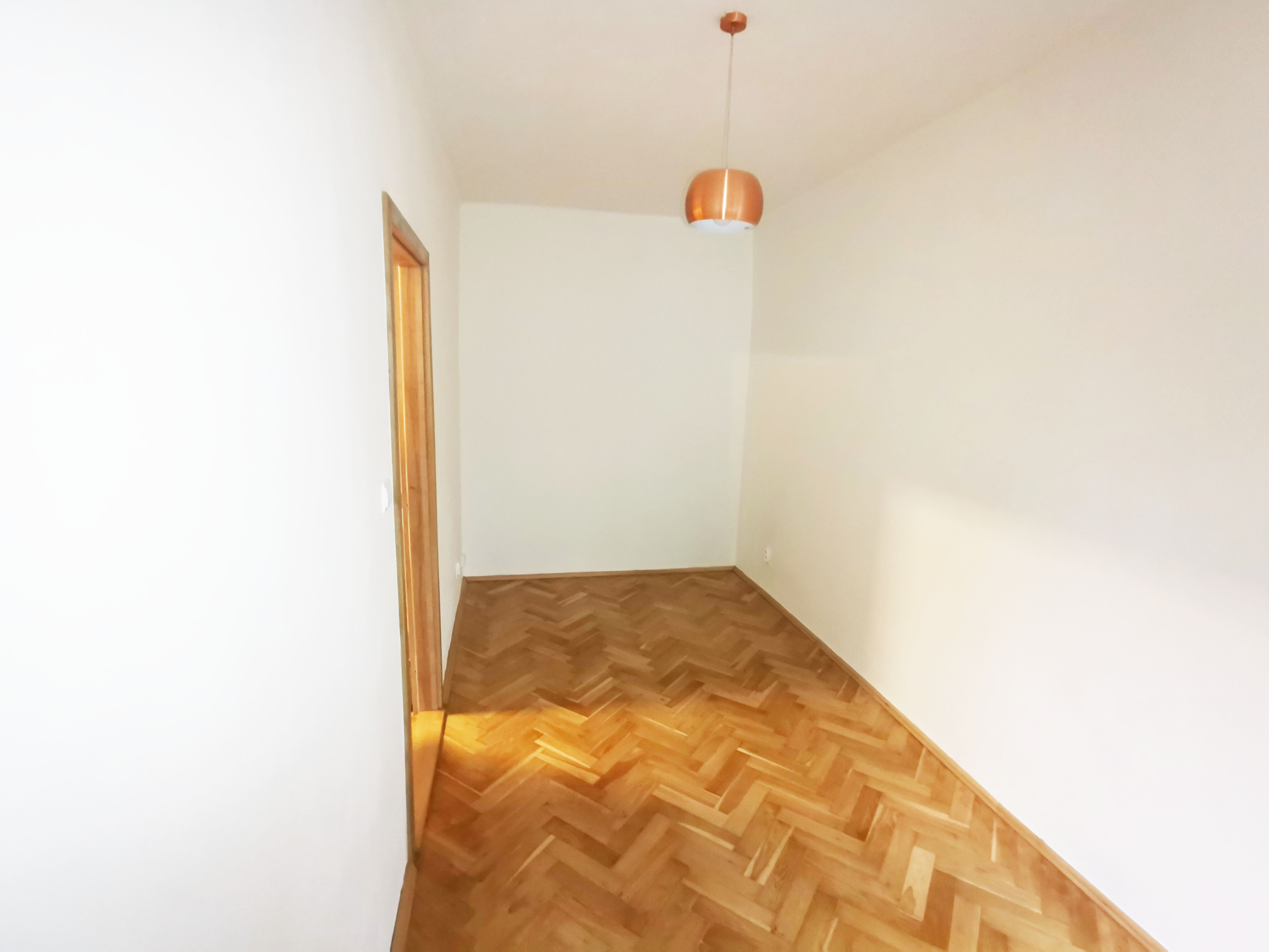 Na prenájom 4 izbový byt po kompletnej rekonštrukcii, Vodárenská