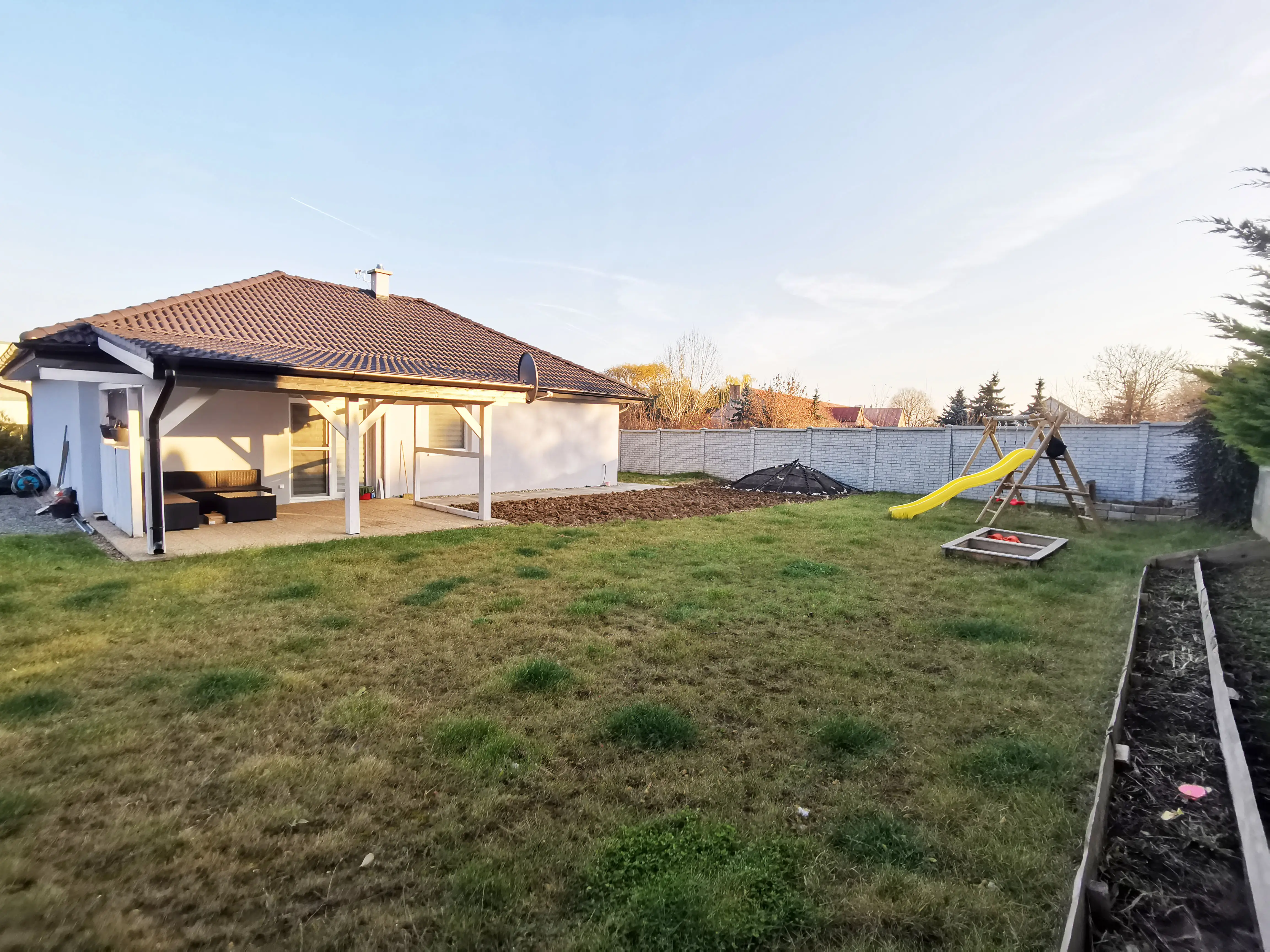 Na prenájom 4 izbový dom, Barca / FOR RENT