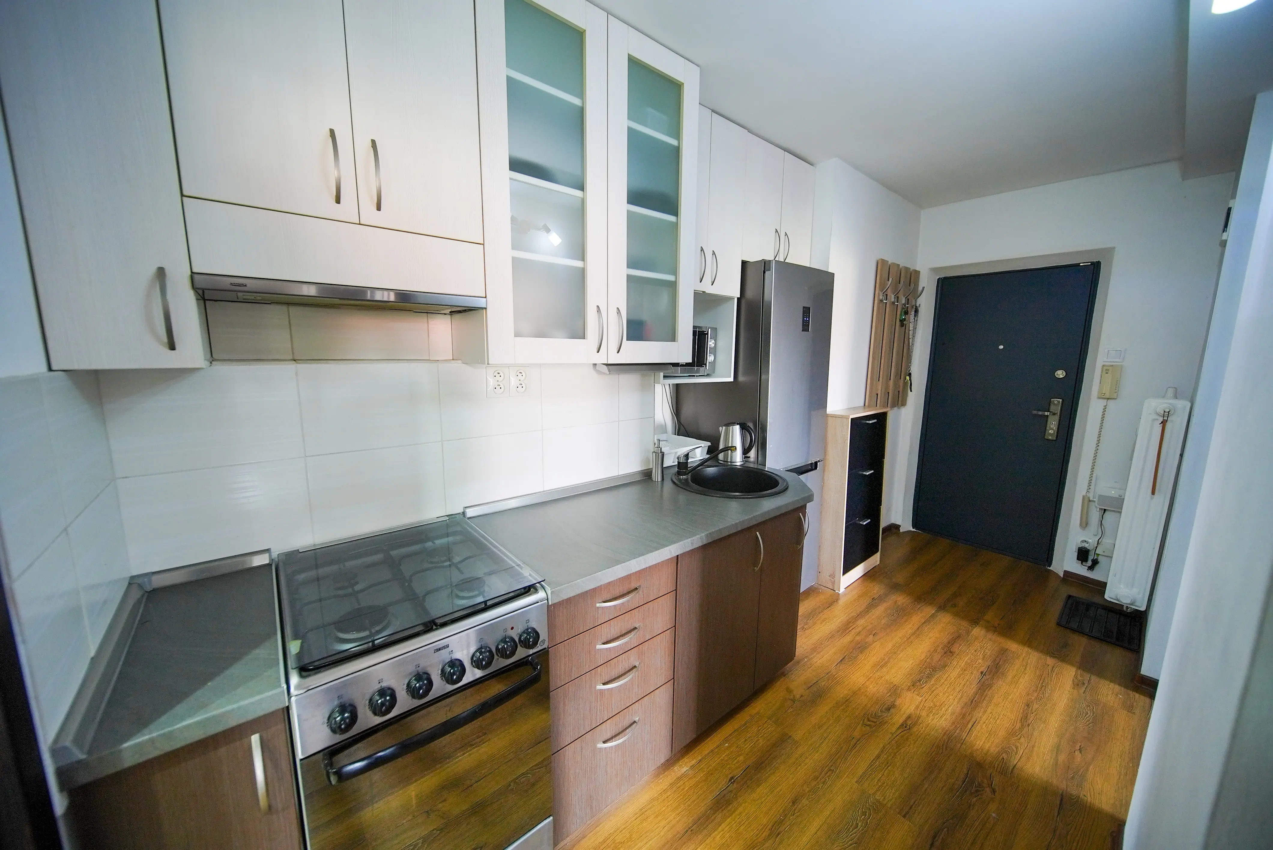 Na predaj 2 izbový byt, Pasteurovo nám, 10 min. od centra, Košice -JUH