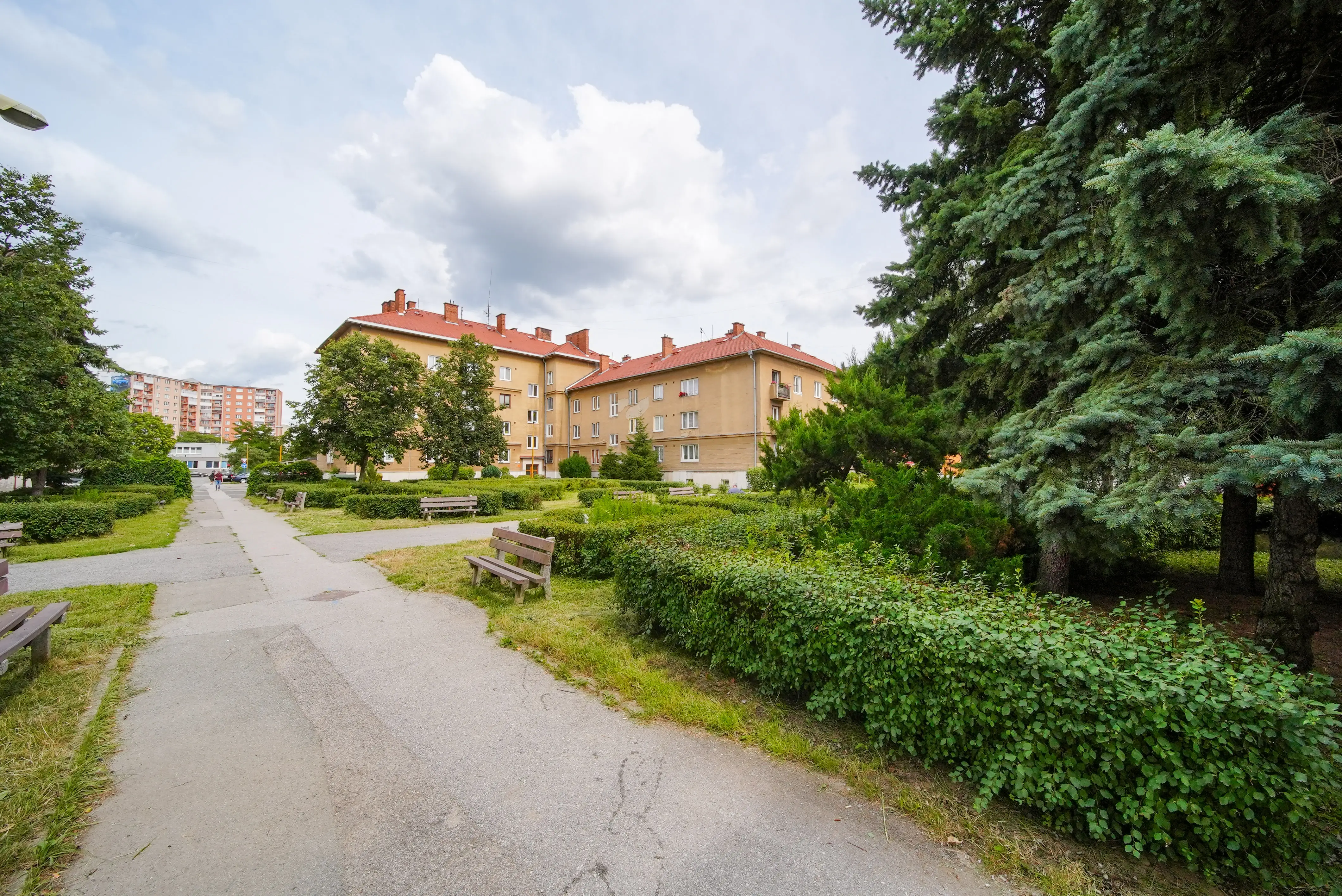 Na predaj 2 izbový byt, Pasteurovo nám, 10 min. od centra, Košice -JUH