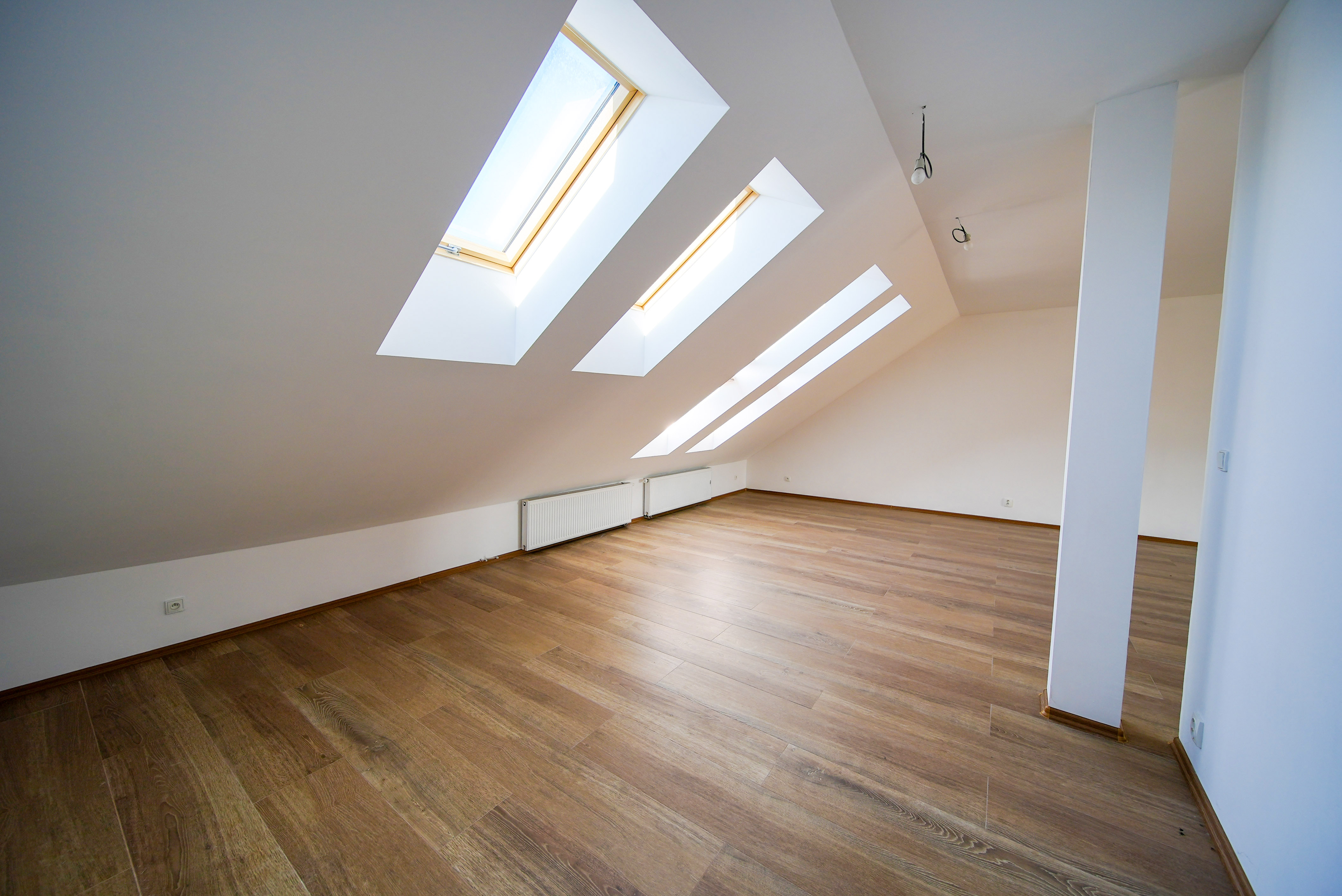 PREDANÉ Na predaj 3 podlažný rodinný dom po rekonštrukcii v širšom centre, Košice - Juh