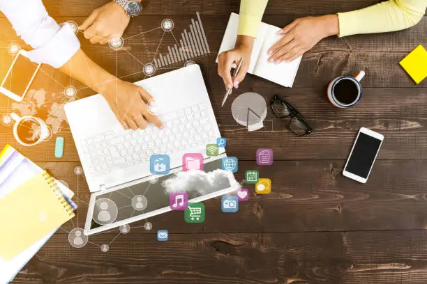 AKO SI VYBRAŤ REALITNÚ KANCELÁRIU/ REALITNÉHO MAKLÉRA?