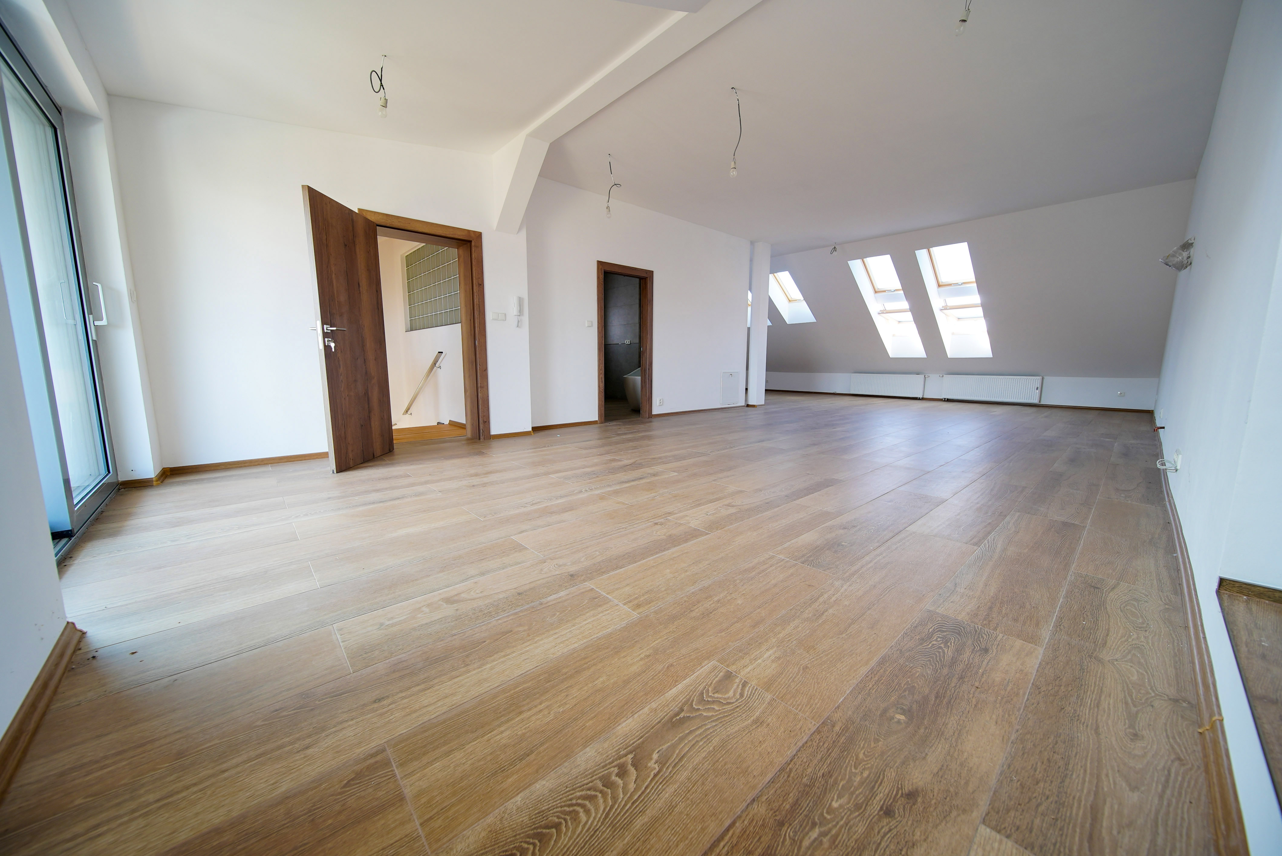 PREDANÉ Na predaj 3 podlažný rodinný dom po rekonštrukcii v širšom centre, Košice - Juh