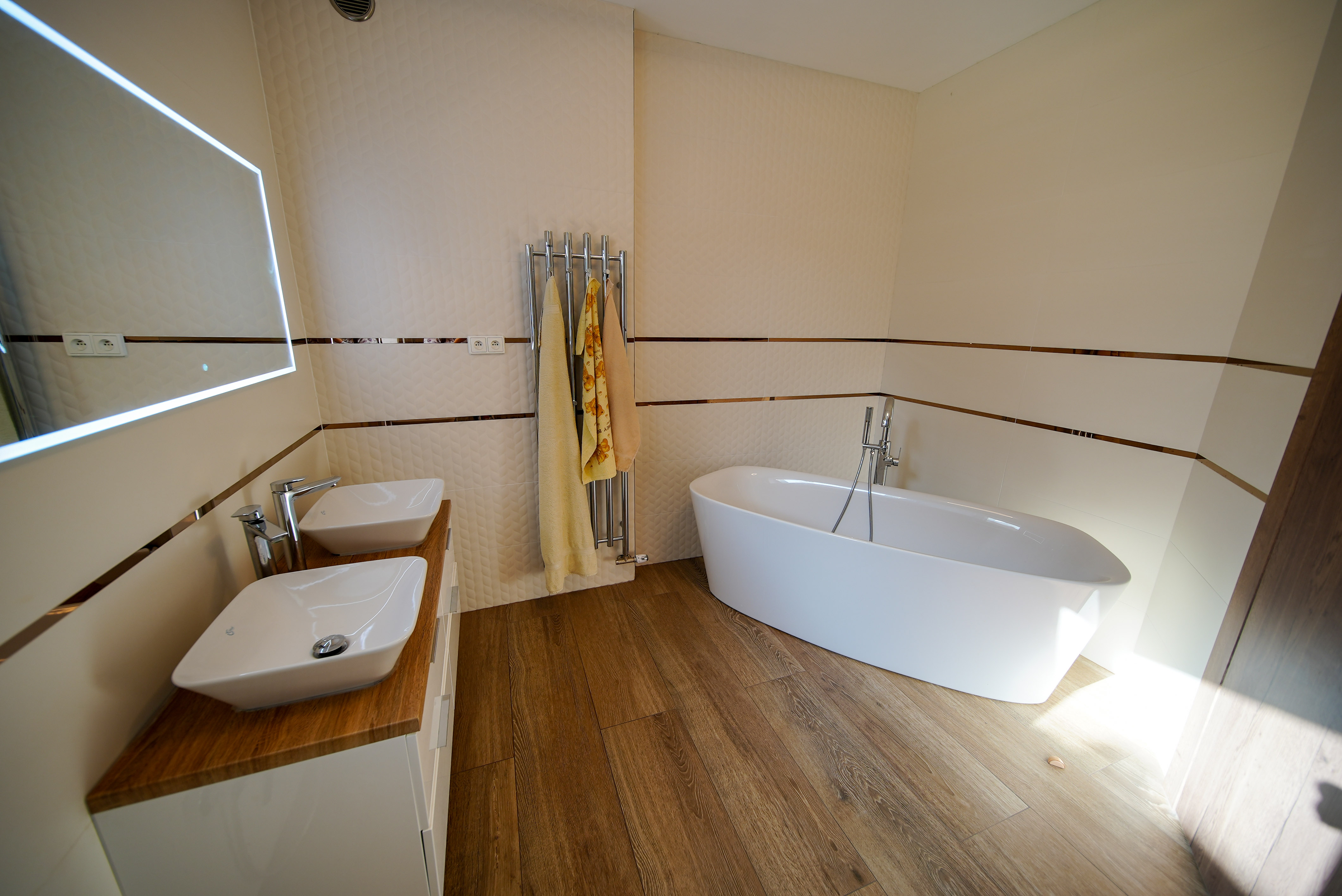 PREDANÉ Na predaj 3 podlažný rodinný dom po rekonštrukcii v širšom centre, Košice - Juh