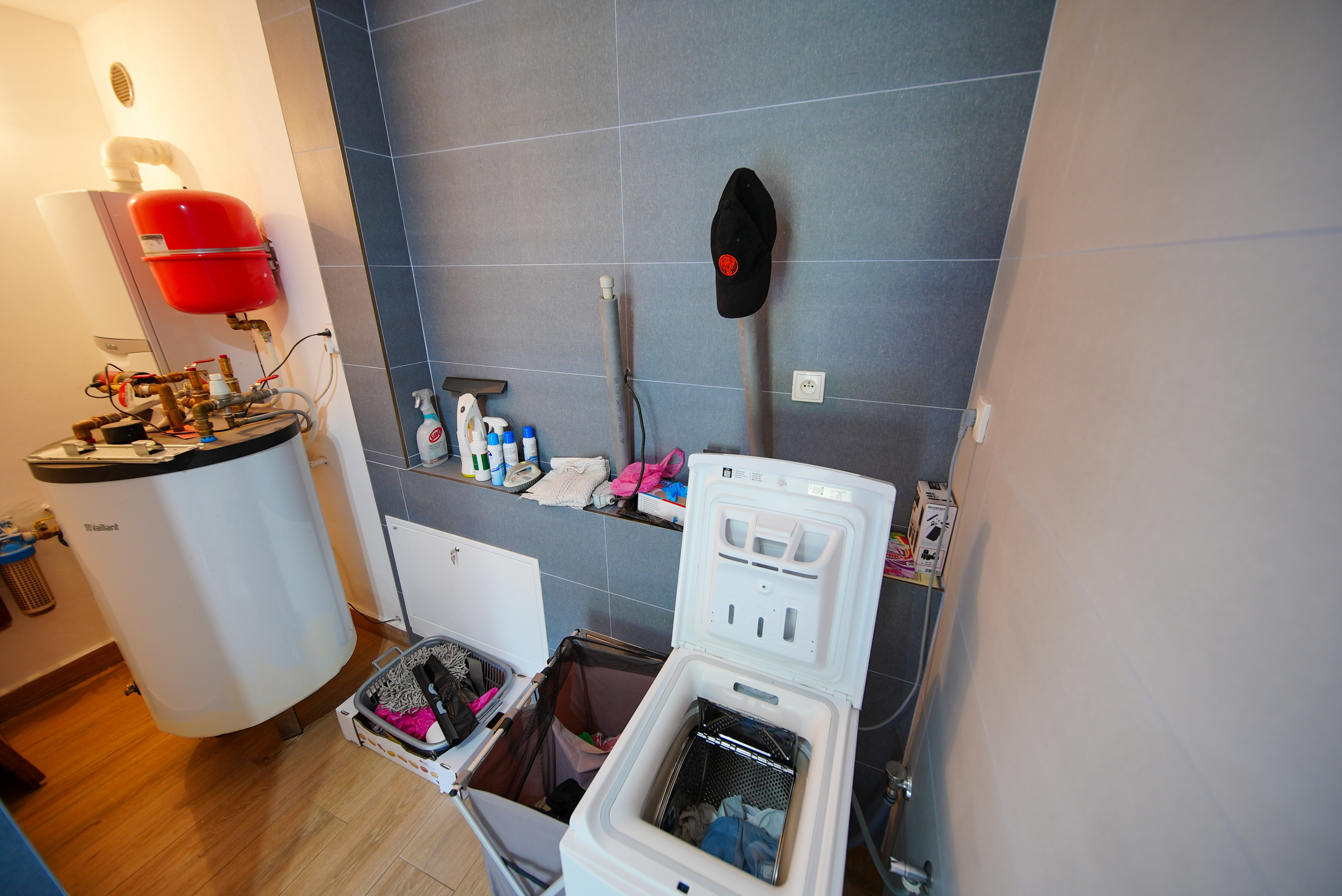 PREDANÉ Na predaj 3 podlažný rodinný dom po rekonštrukcii v širšom centre, Košice - Juh