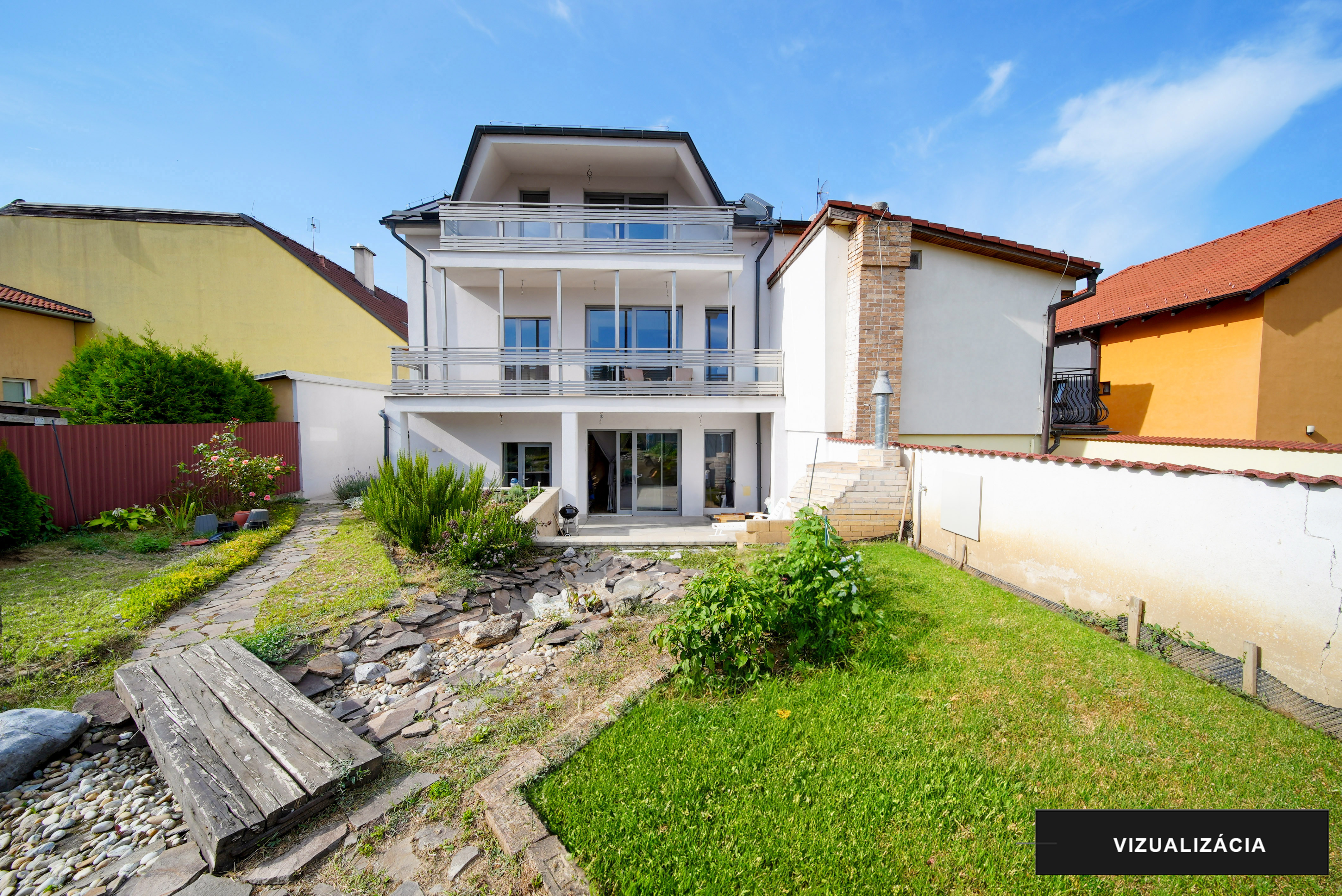 PREDANÉ Na predaj 3 podlažný rodinný dom po rekonštrukcii v širšom centre, Košice - Juh