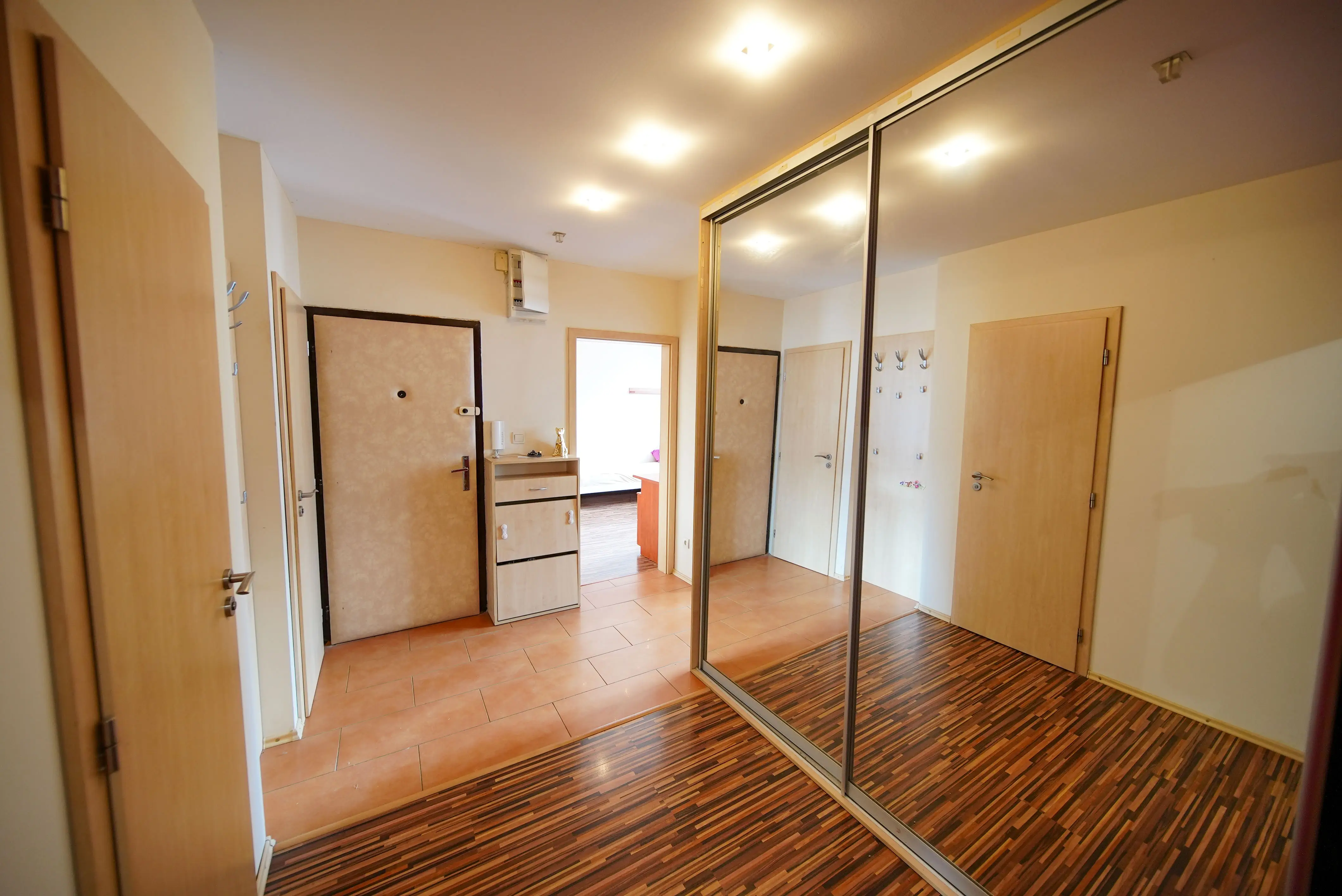 Na prenájom - 4 izbový byt, Staré mesto - Kuzmányho