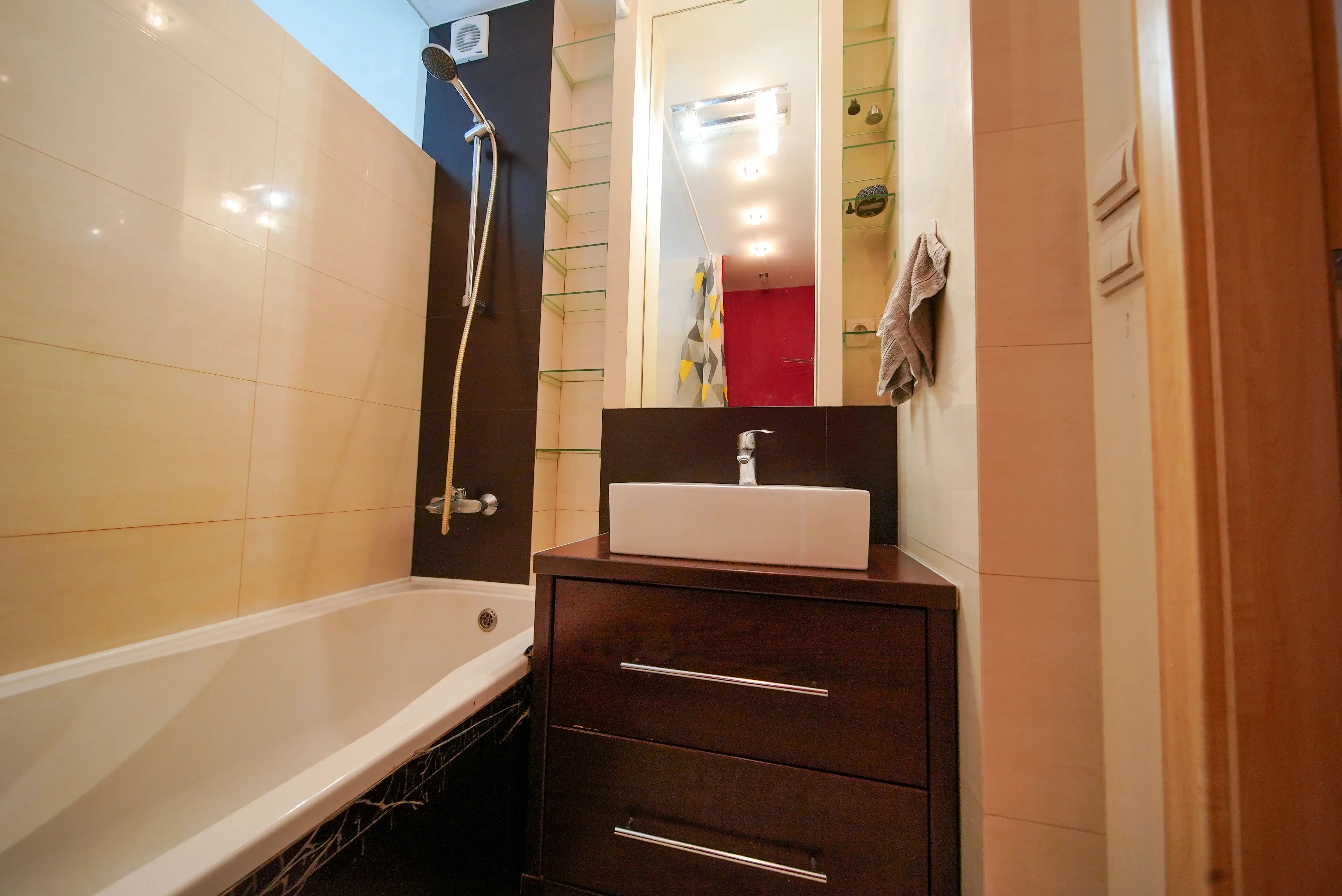 Na prenájom - 4 izbový byt, Staré mesto - Kuzmányho