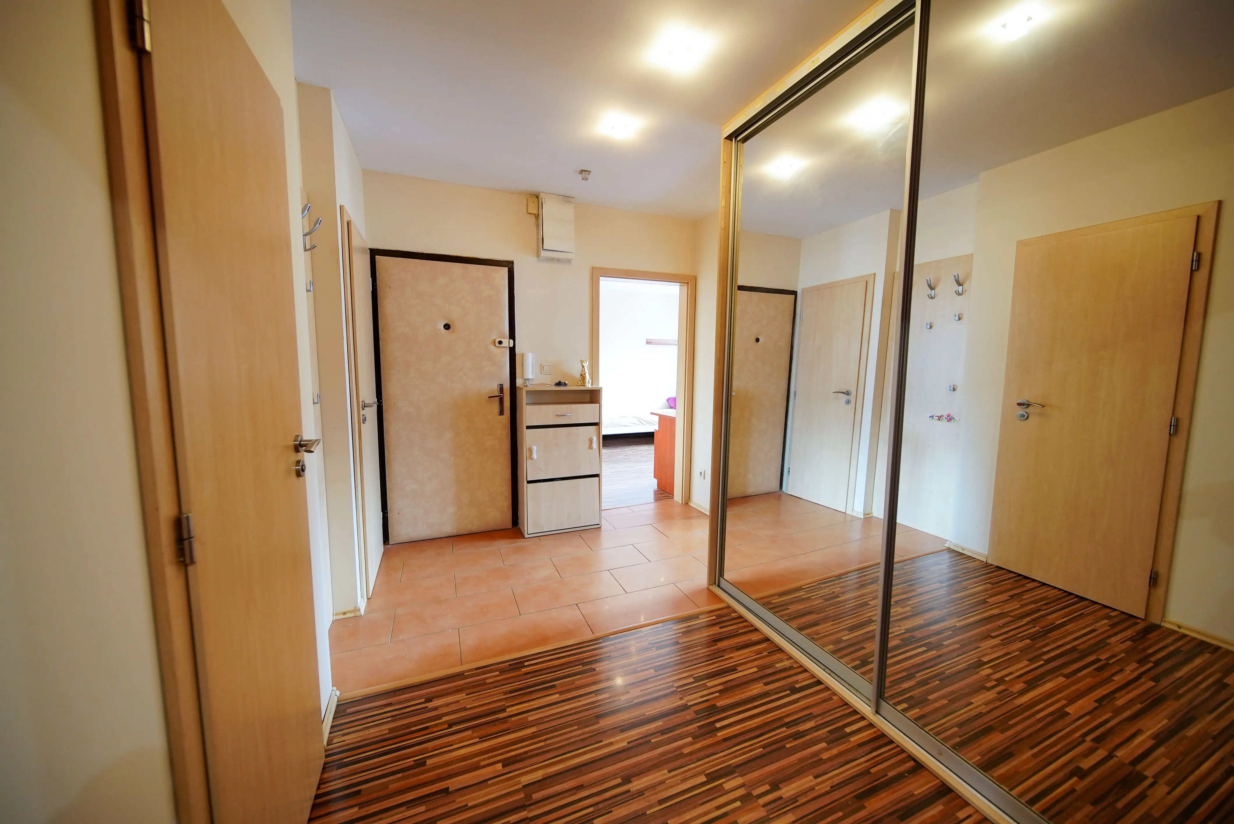 Na prenájom - 4 izbový byt, Staré mesto - Kuzmányho