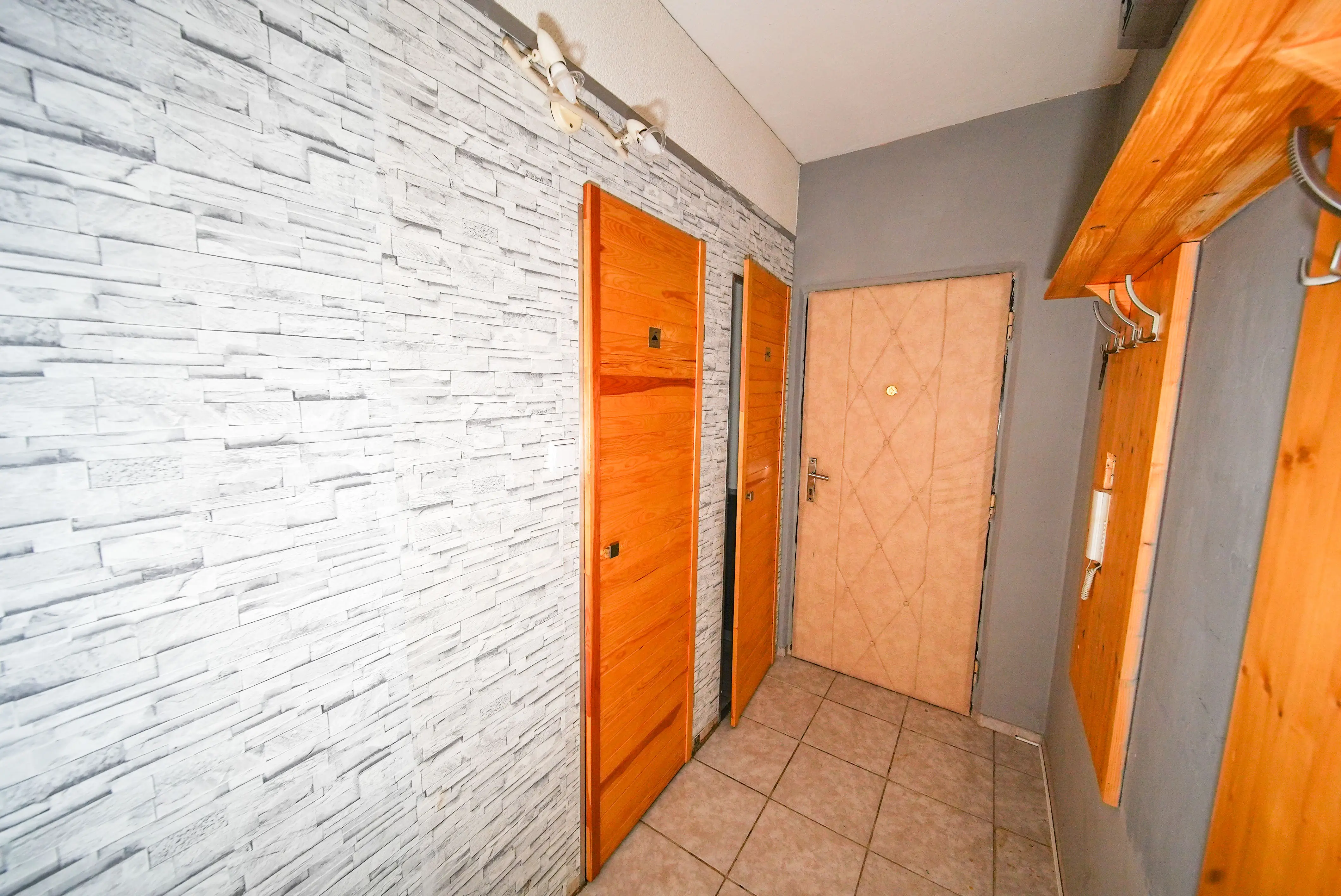 REZERVOVANÉ  Na predaj 2 izbový byt o výmere 52 m2 na ul. Galaktická, Nad jazerom