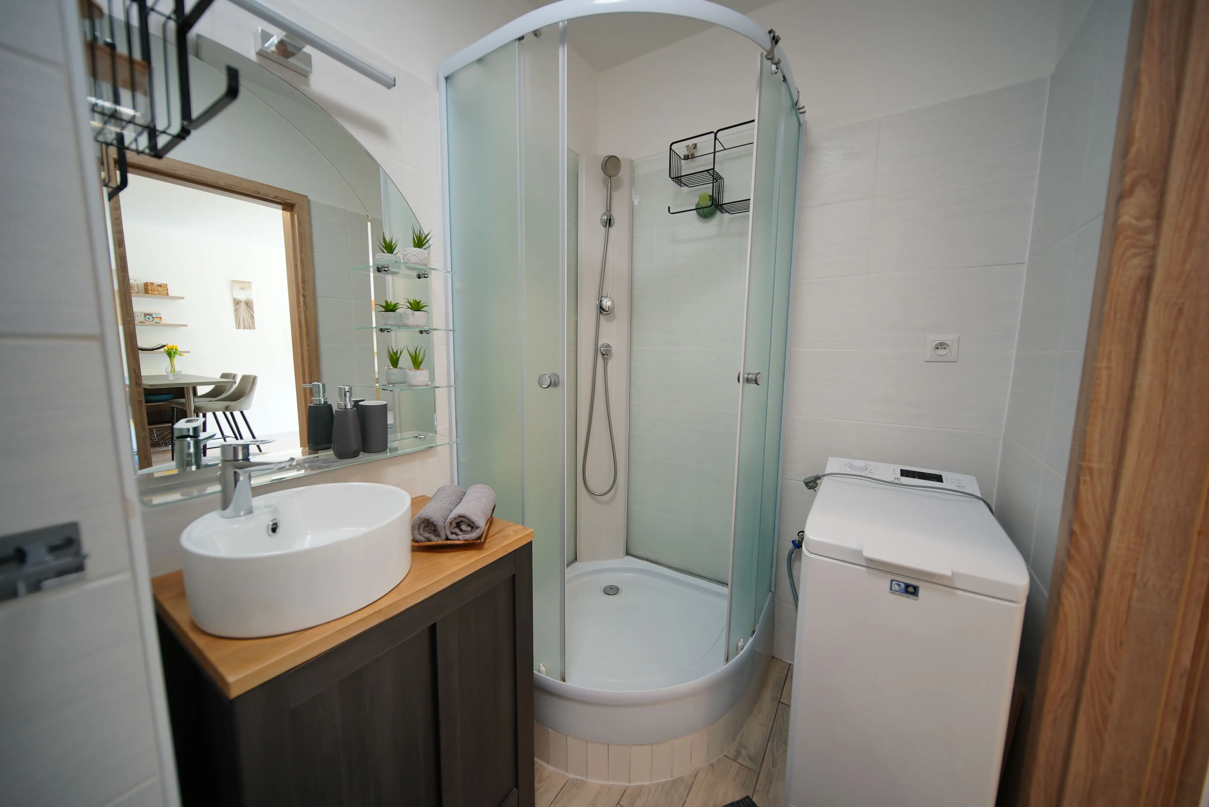 Na predaj ZARIADENÝ 1,5 izb. byt, 34 m2, loggia, Popradská 68, Západ + parkovanie 10000 EUR
