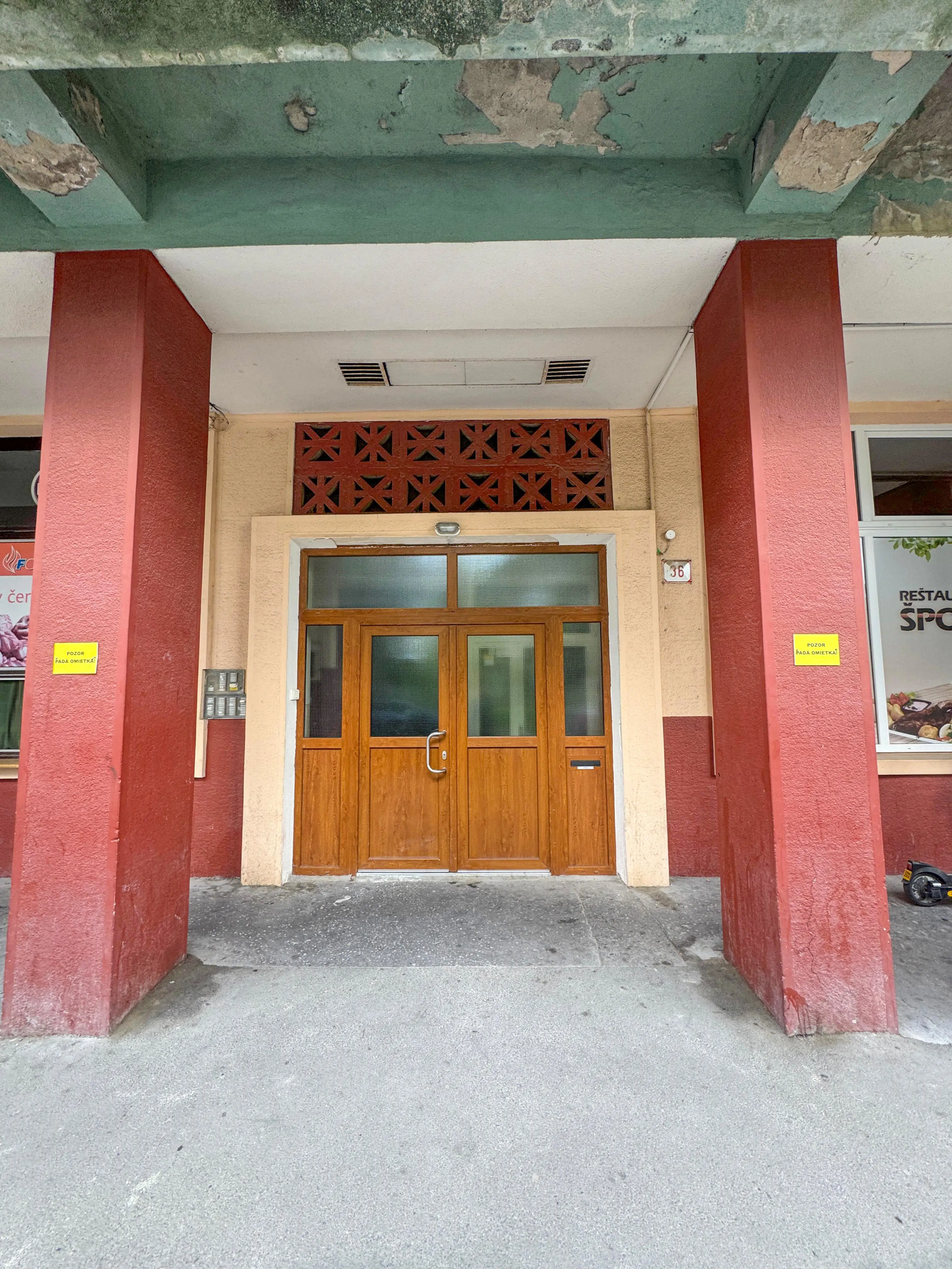 PRENAJATÉ Garsónka 22 m2 blízko centra, TUKE, Komenského