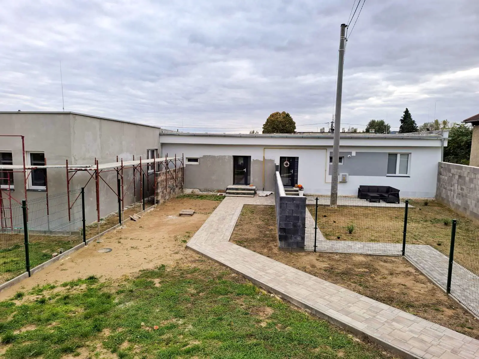 Novostavba 3 izb. bytu s terasou a predzáhradkou, A2 Somotor