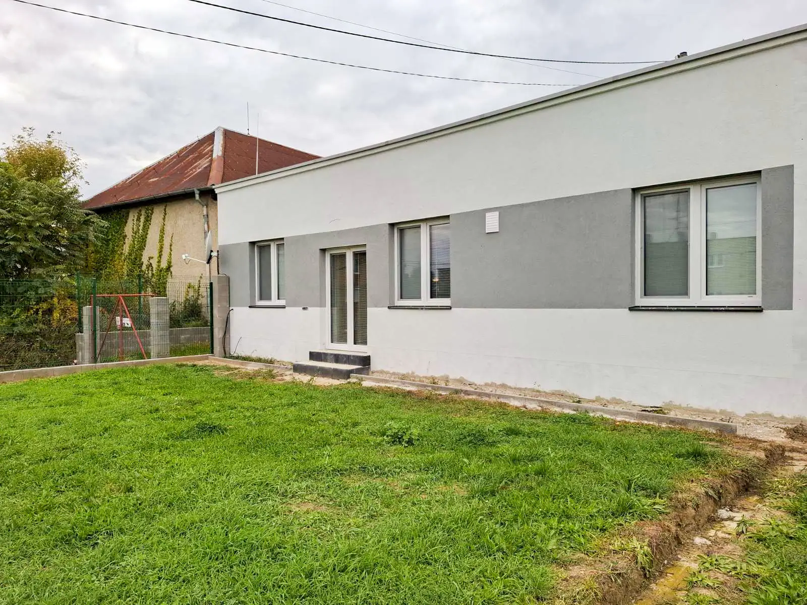 Novostavba 3 izb. bytu s terasou a predzáhradkou, A2 Somotor