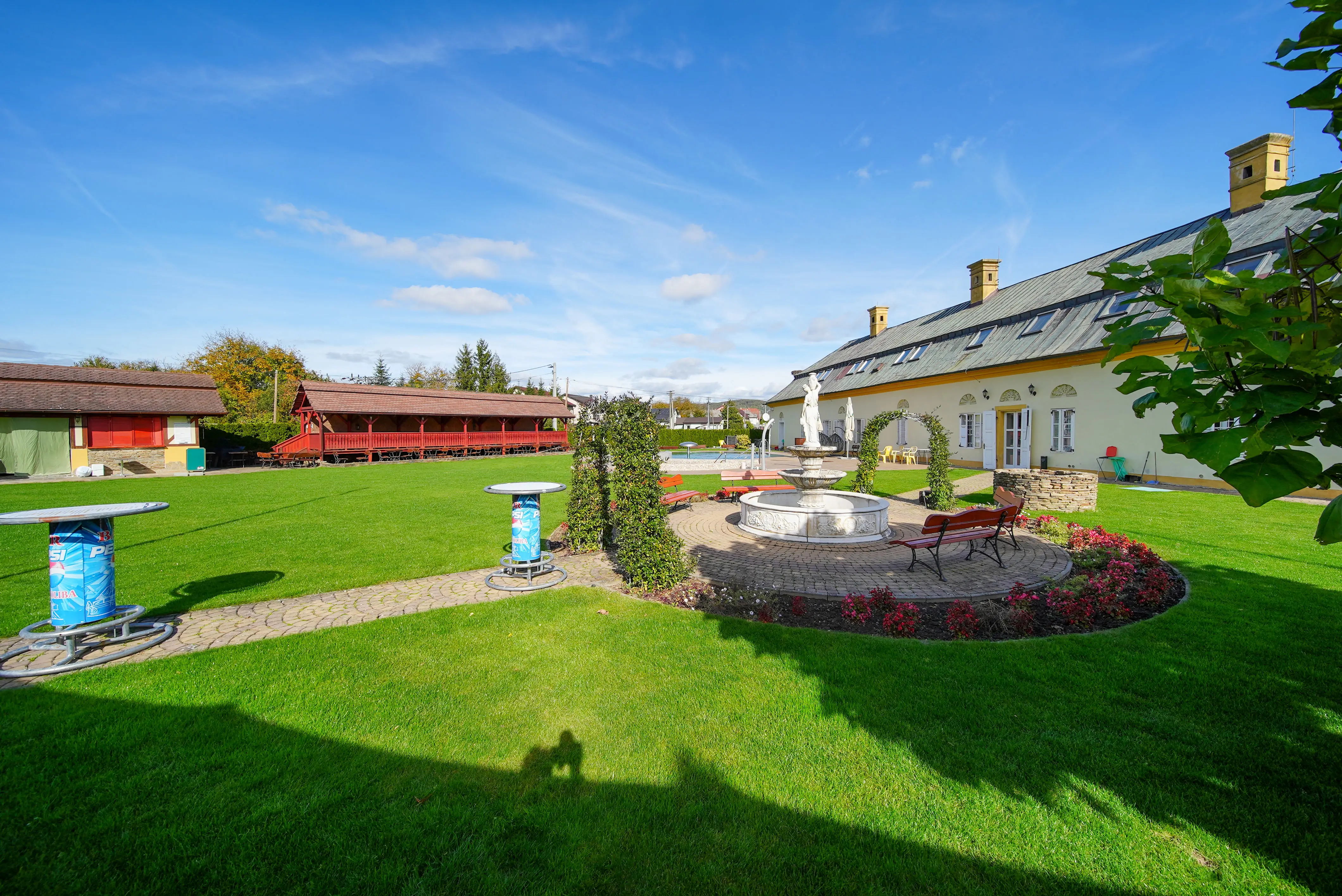 Na predaj Ka&scaron;tieľ, Majerovce