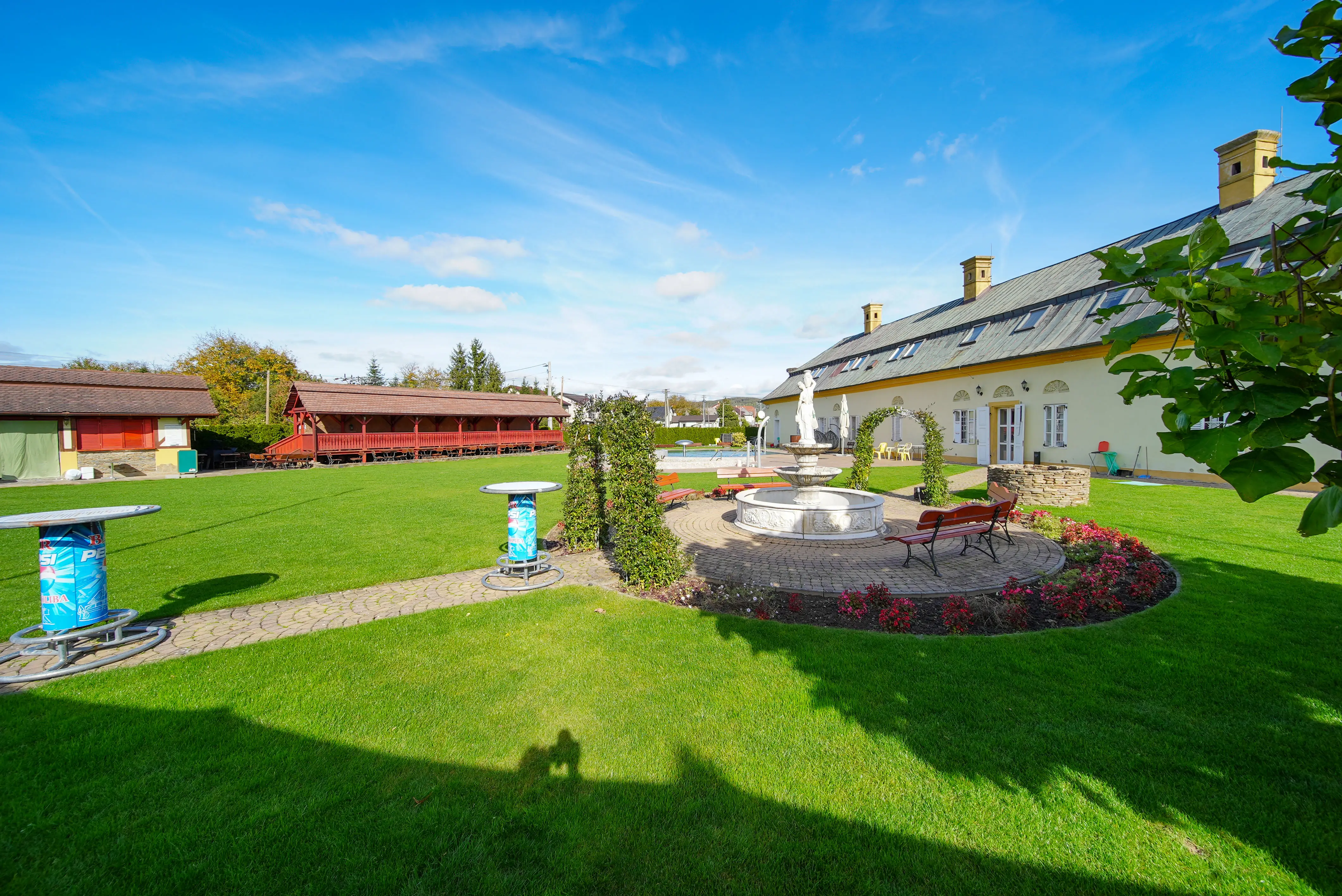 Na predaj Ka&scaron;tieľ, Majerovce