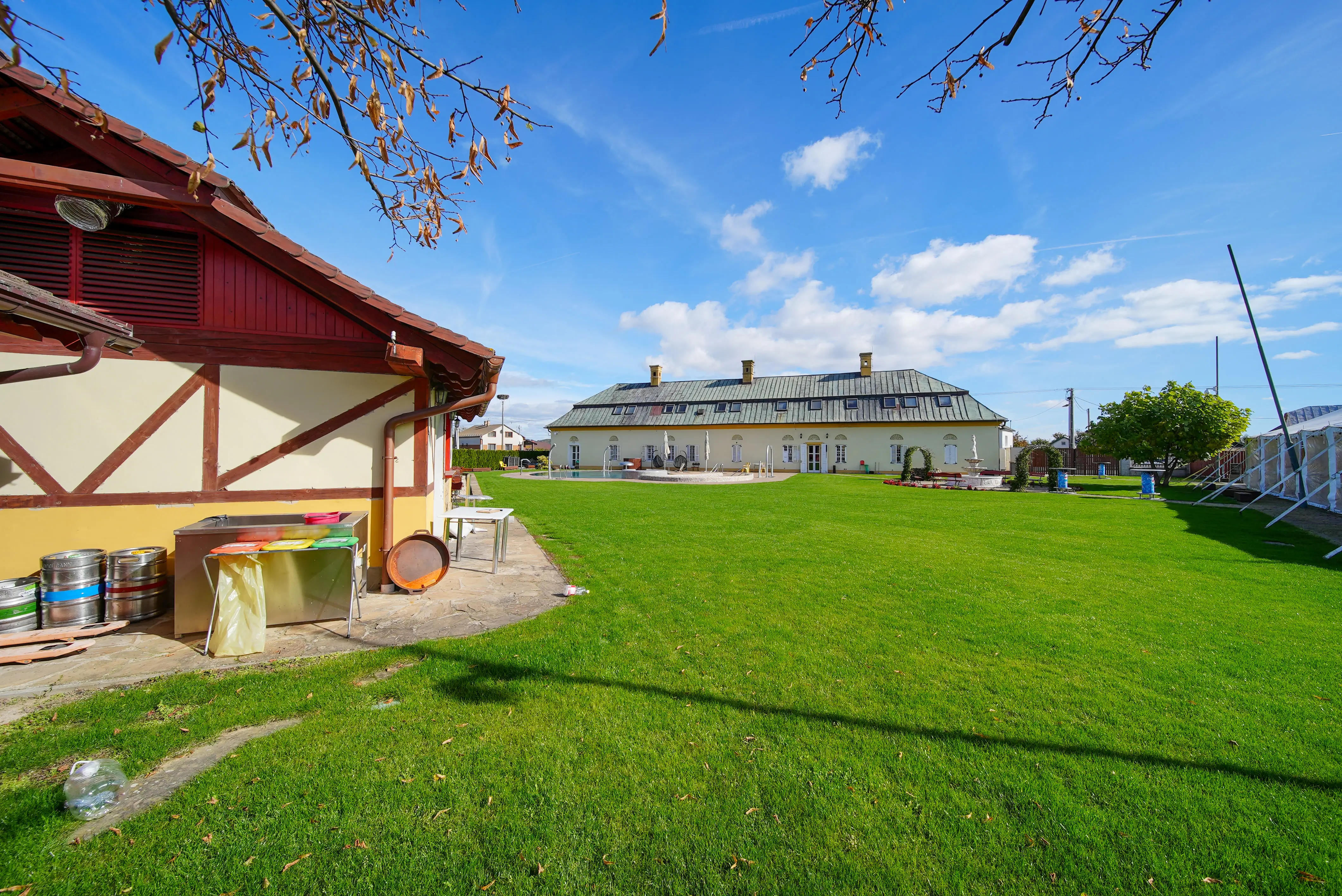 Na predaj Ka&scaron;tieľ, Majerovce