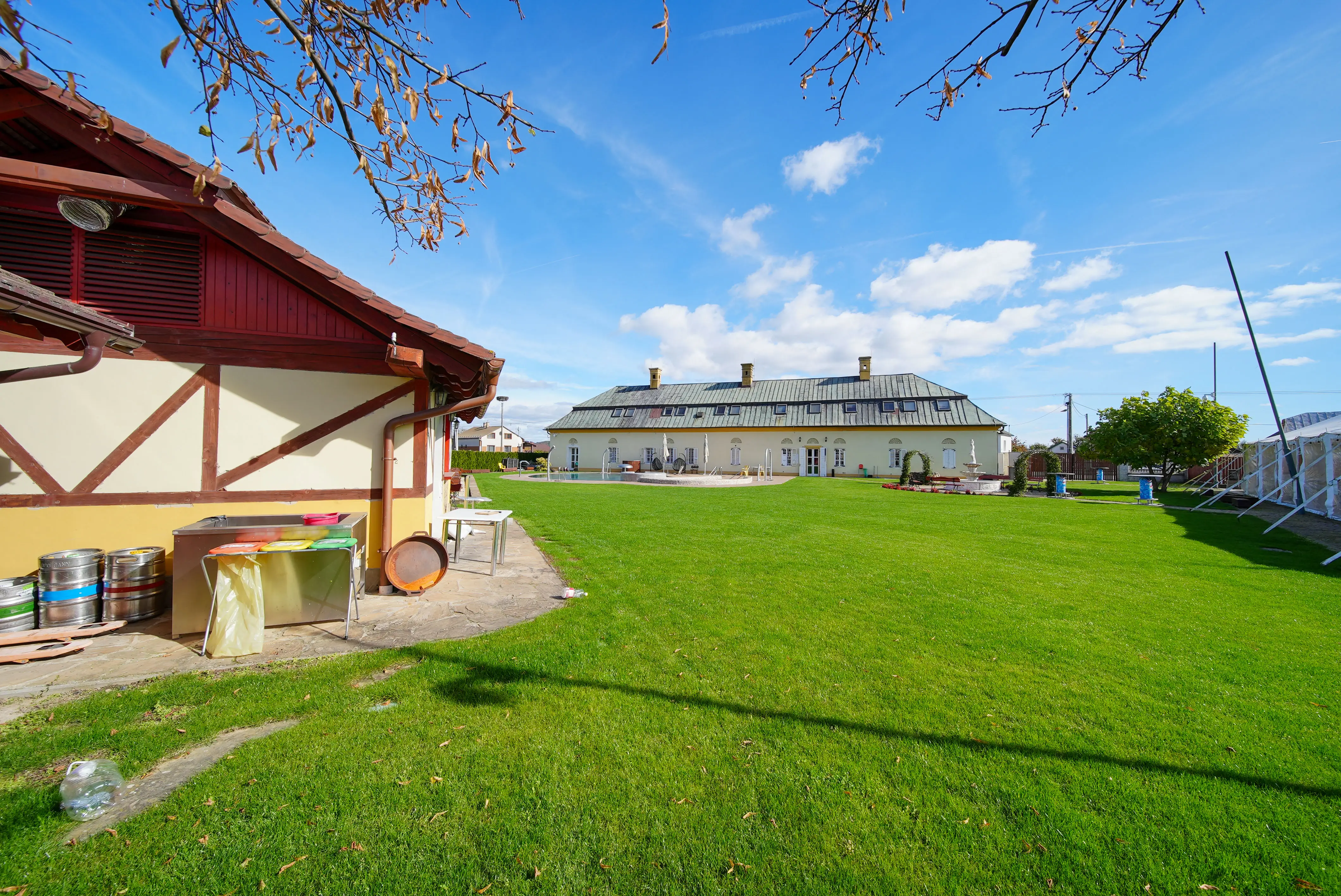 Na predaj Ka&scaron;tieľ, Majerovce