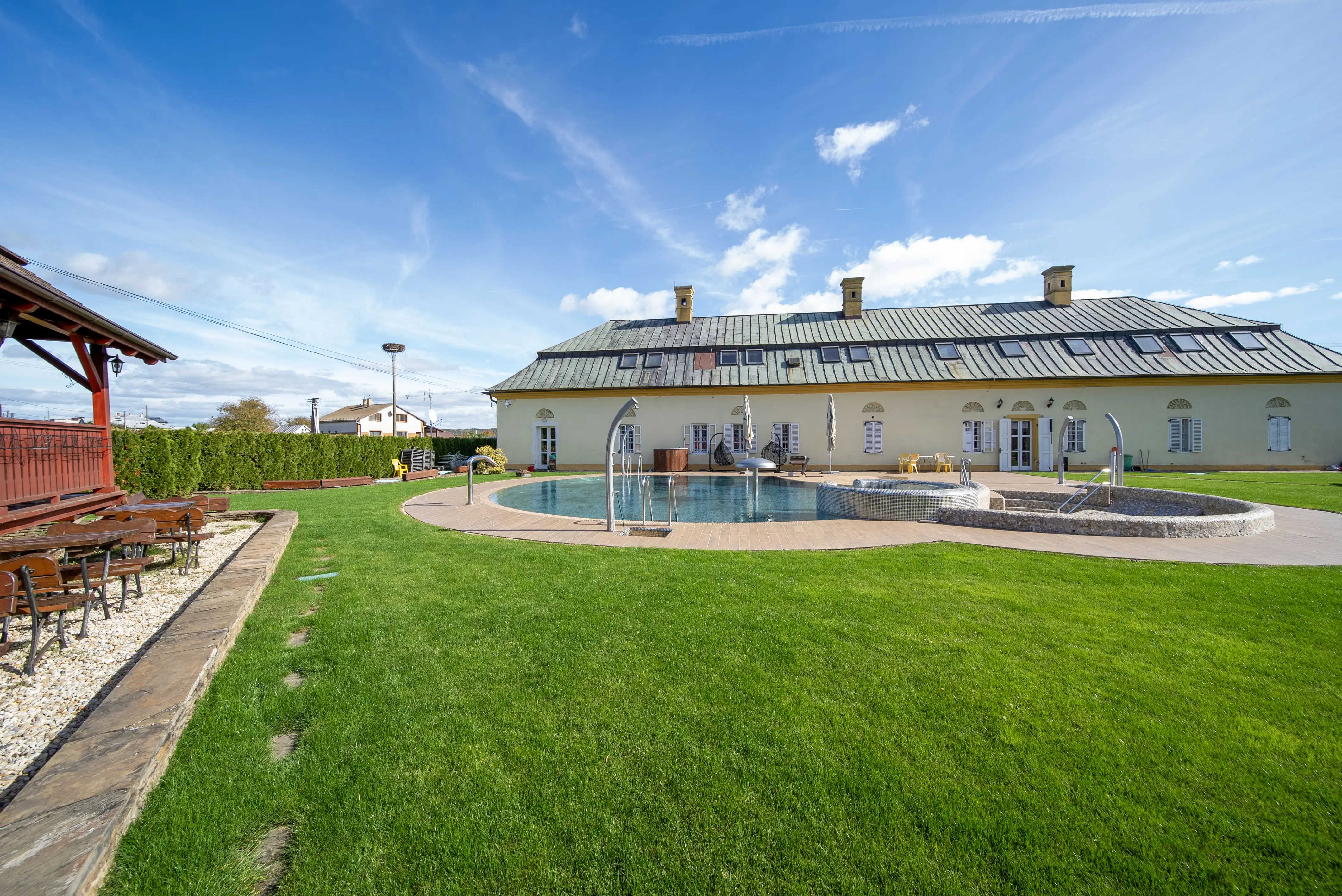 Na predaj Ka&scaron;tieľ, Majerovce