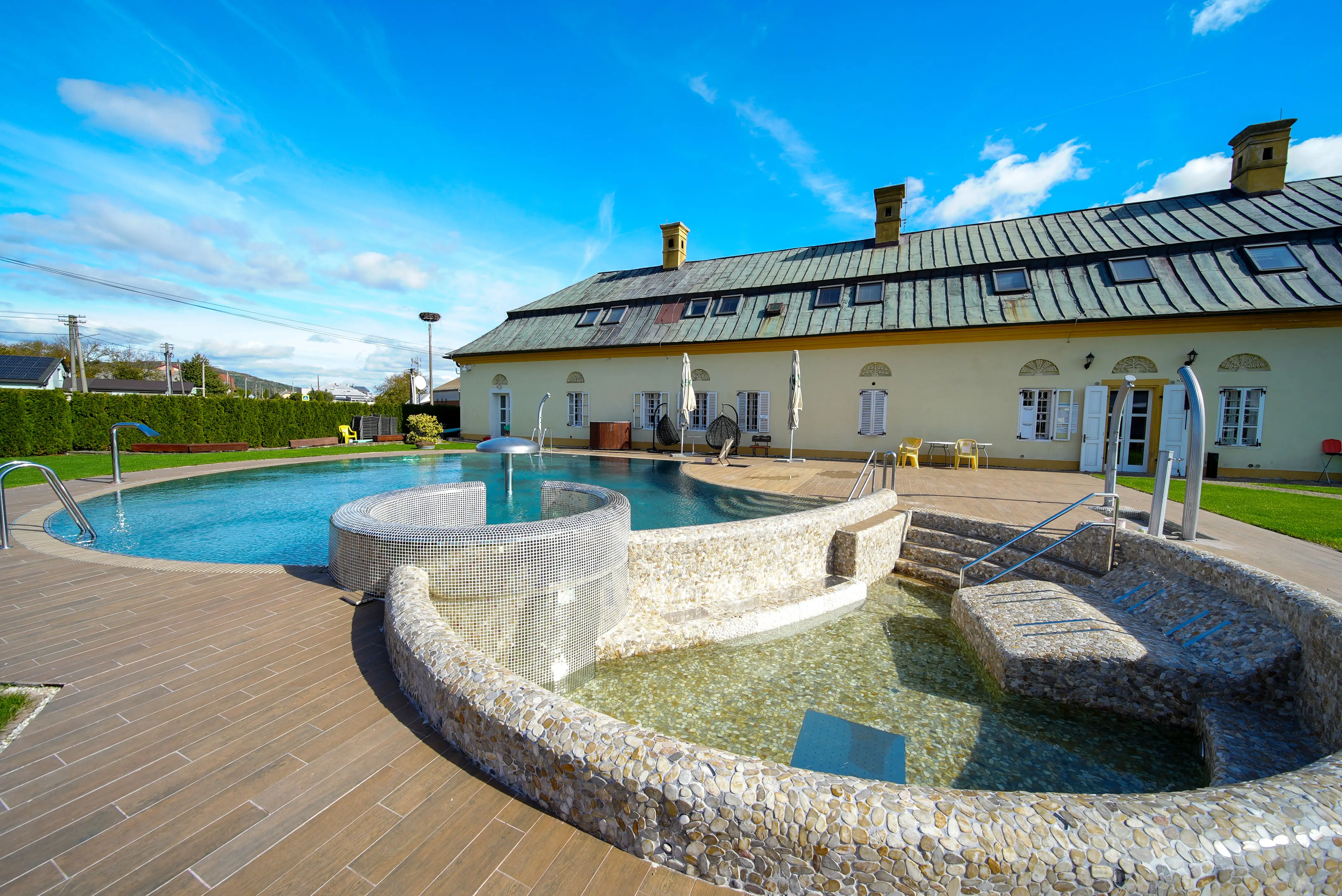 Na predaj Ka&scaron;tieľ, Majerovce