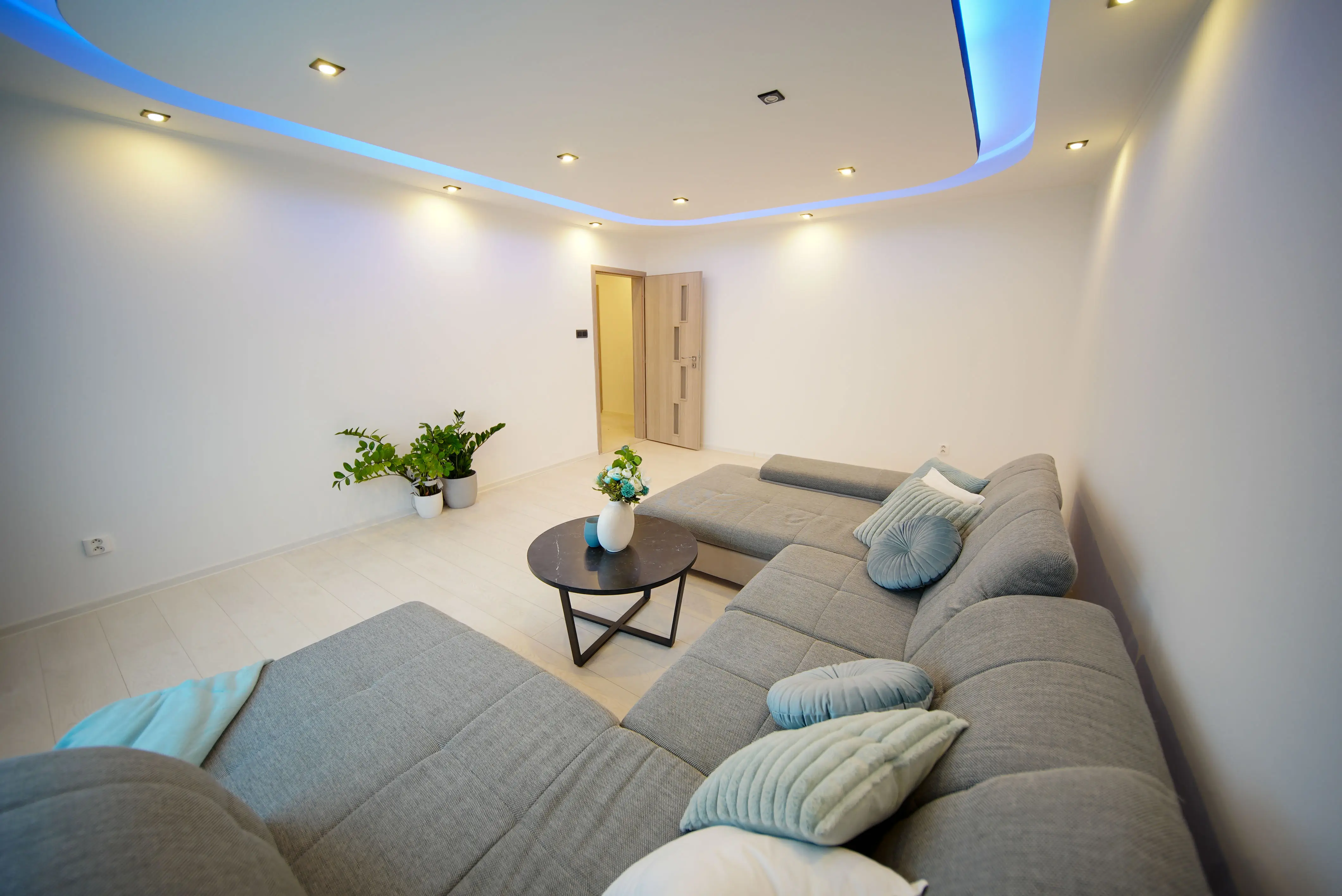 Na predaj 3 izbový byt (77 m²) na 12. p. – KVP, ZOMBOVA