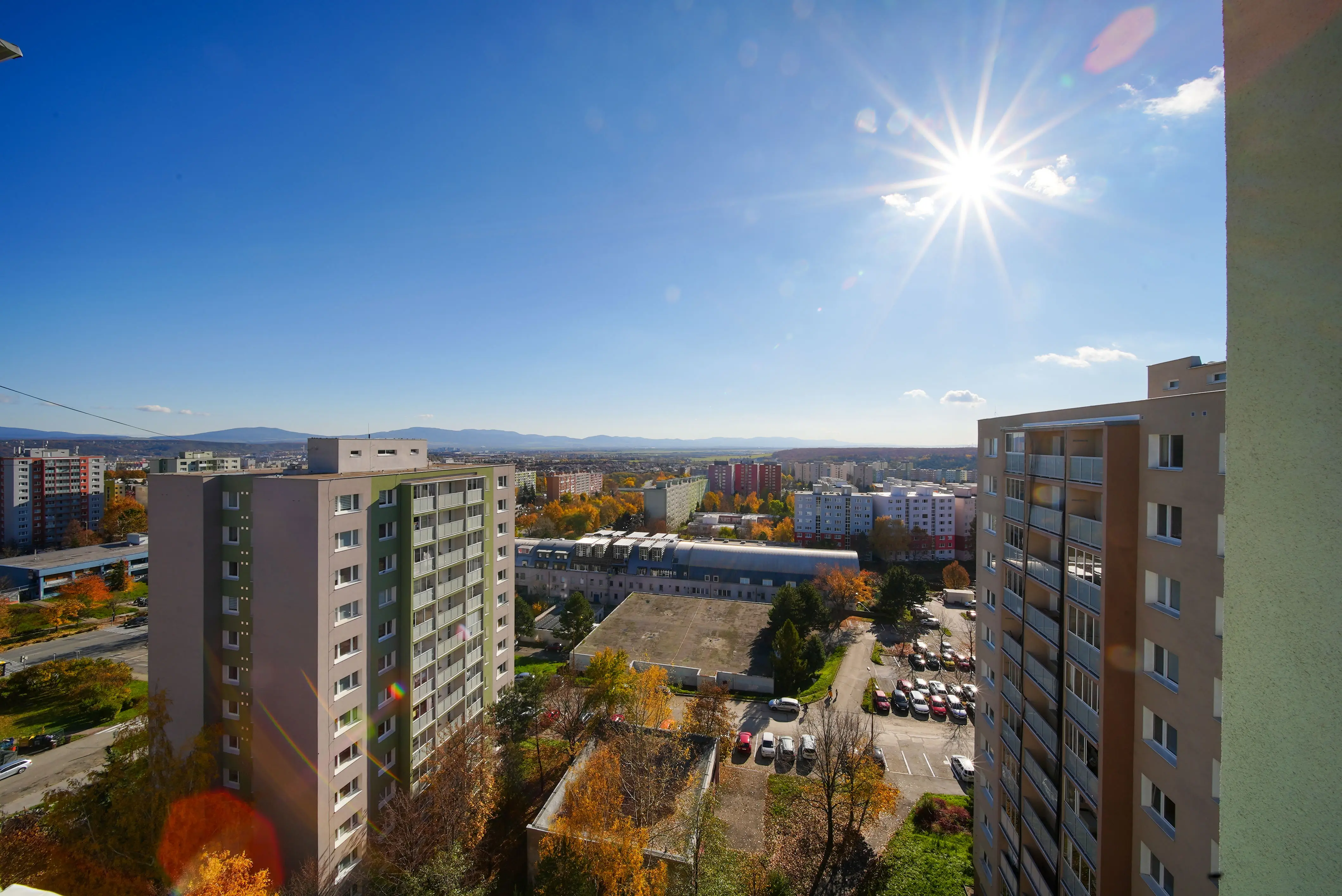 Na predaj 3 izbový byt (77 m²) na 12. p. – KVP, ZOMBOVA