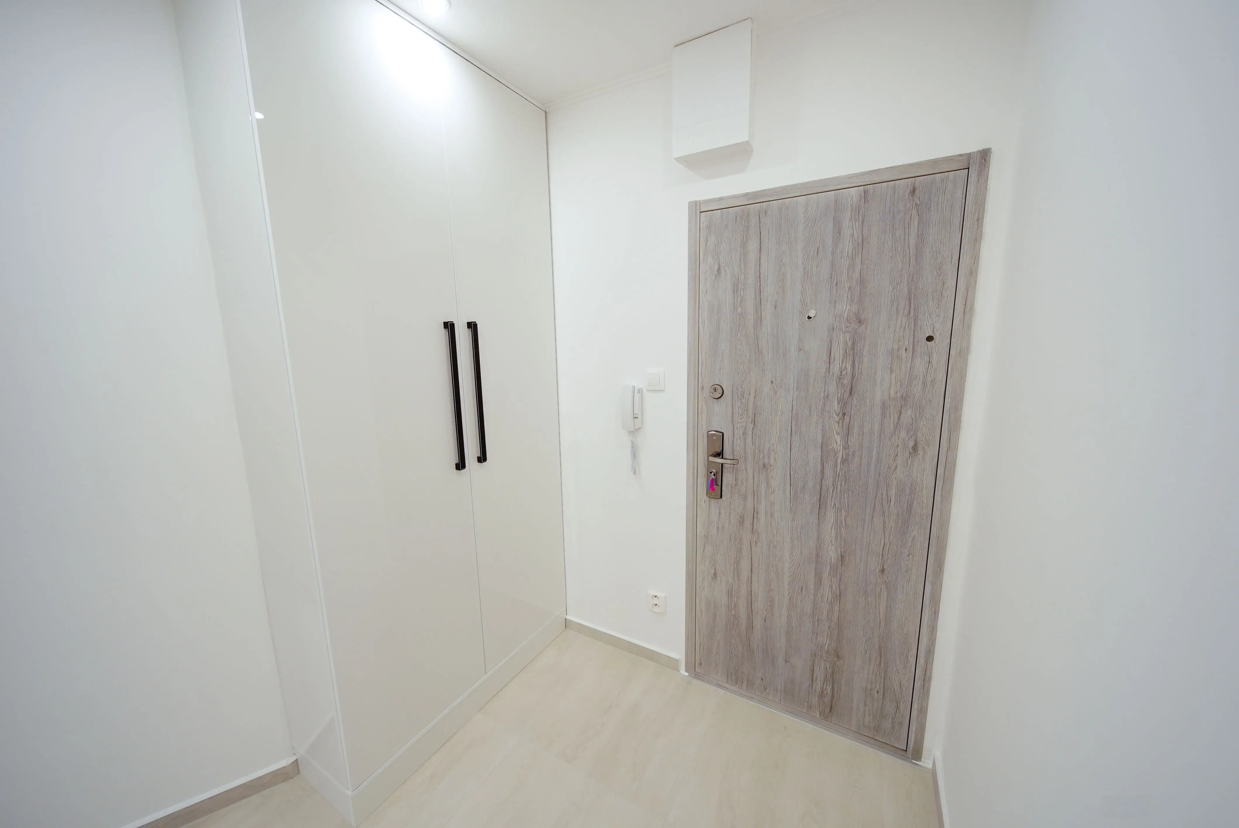 Na predaj 3 izbový byt (77 m²) na 12. p. – KVP, ZOMBOVA