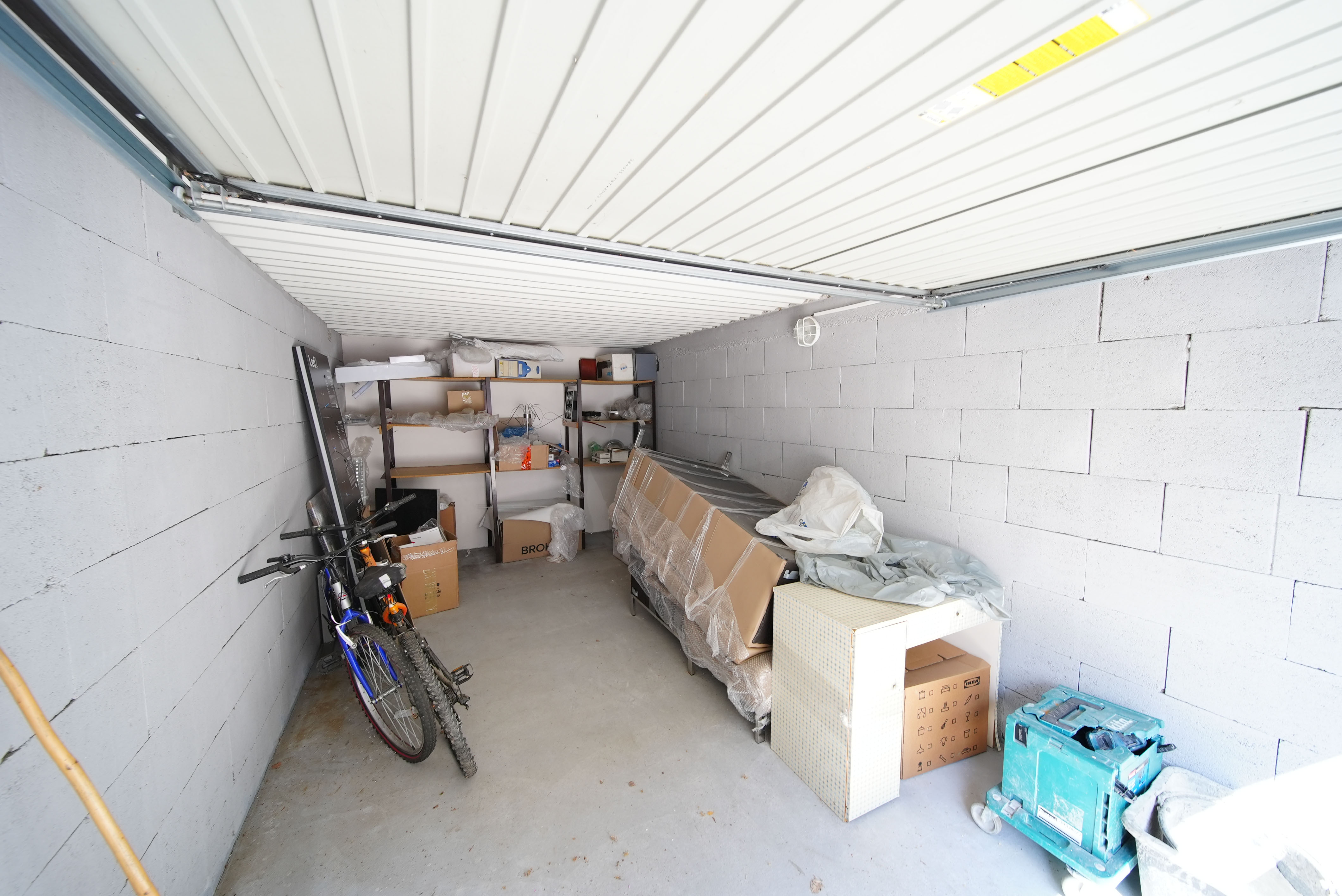 Na predaj gar&aacute;ž 18 m2, H&uacute;skova, Ko&scaron;ice KVP