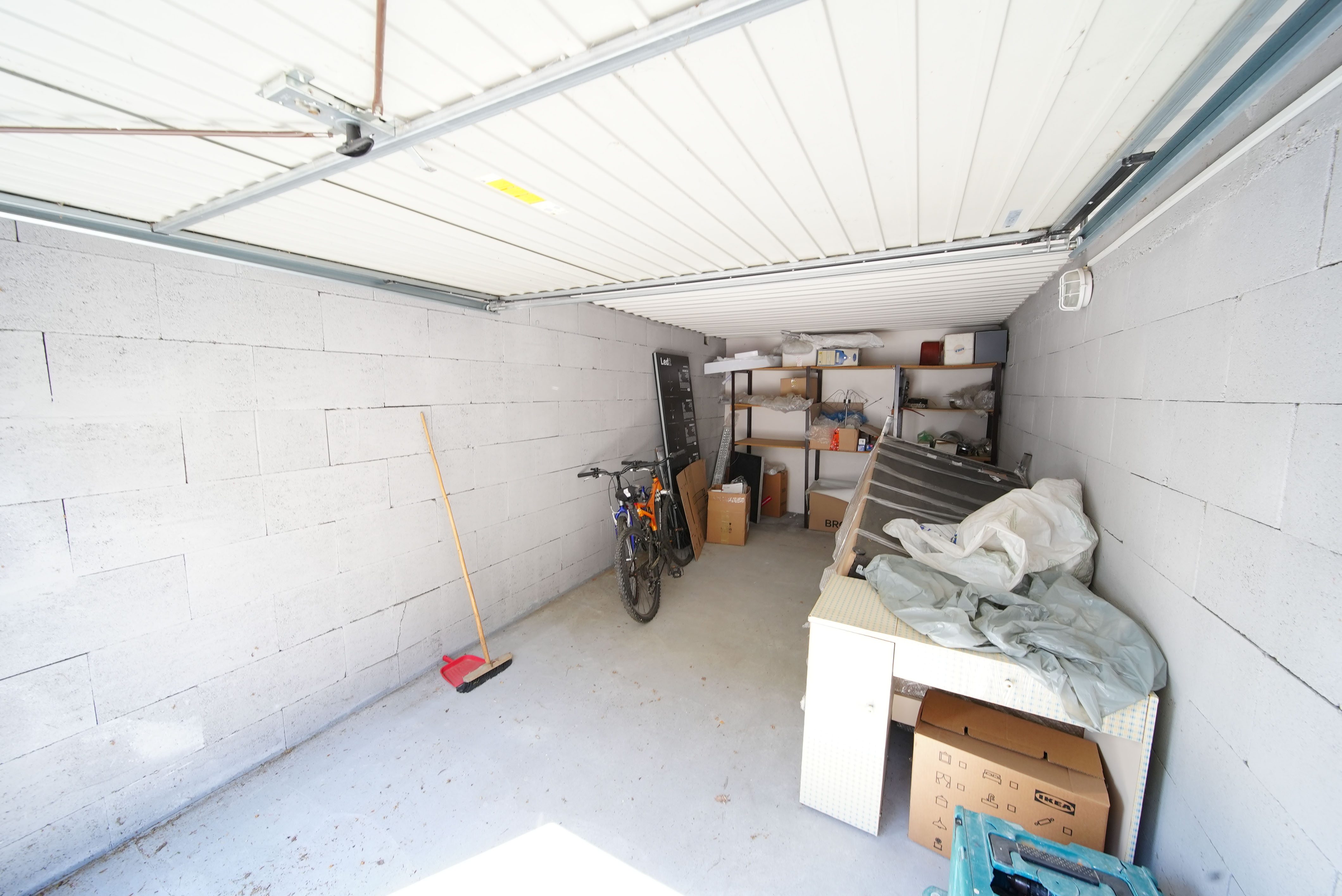 Na predaj gar&aacute;ž 18 m2, H&uacute;skova, Ko&scaron;ice KVP