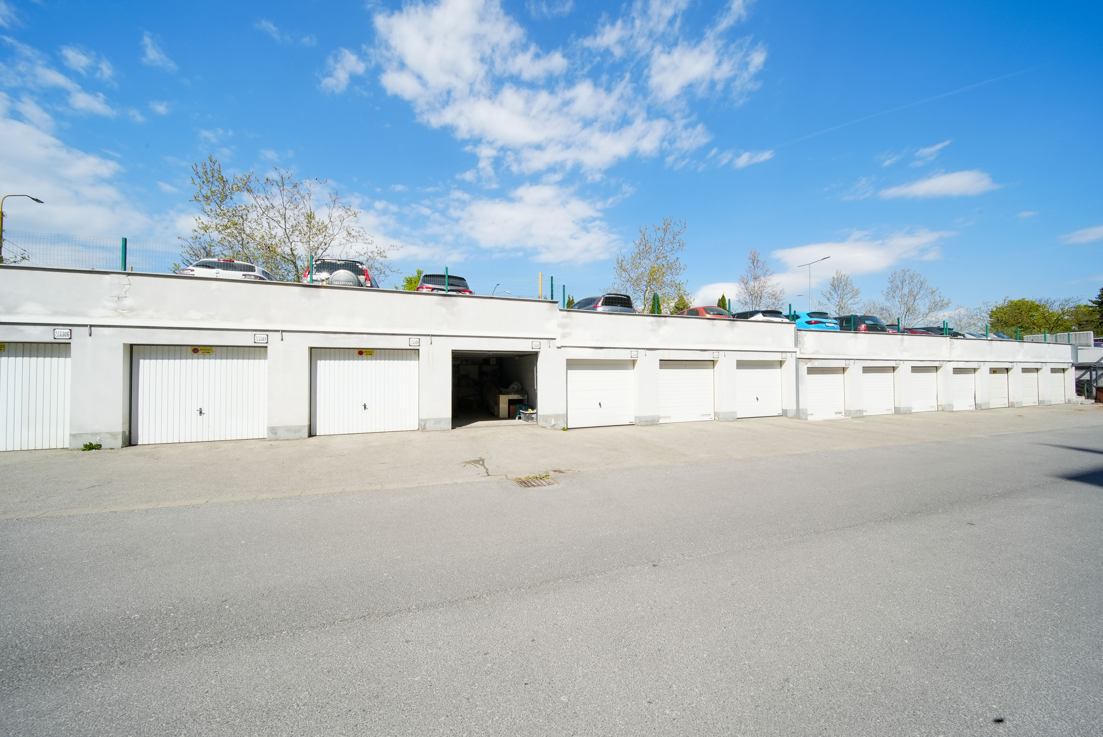 Na predaj gar&aacute;ž 18 m2, H&uacute;skova, Ko&scaron;ice KVP