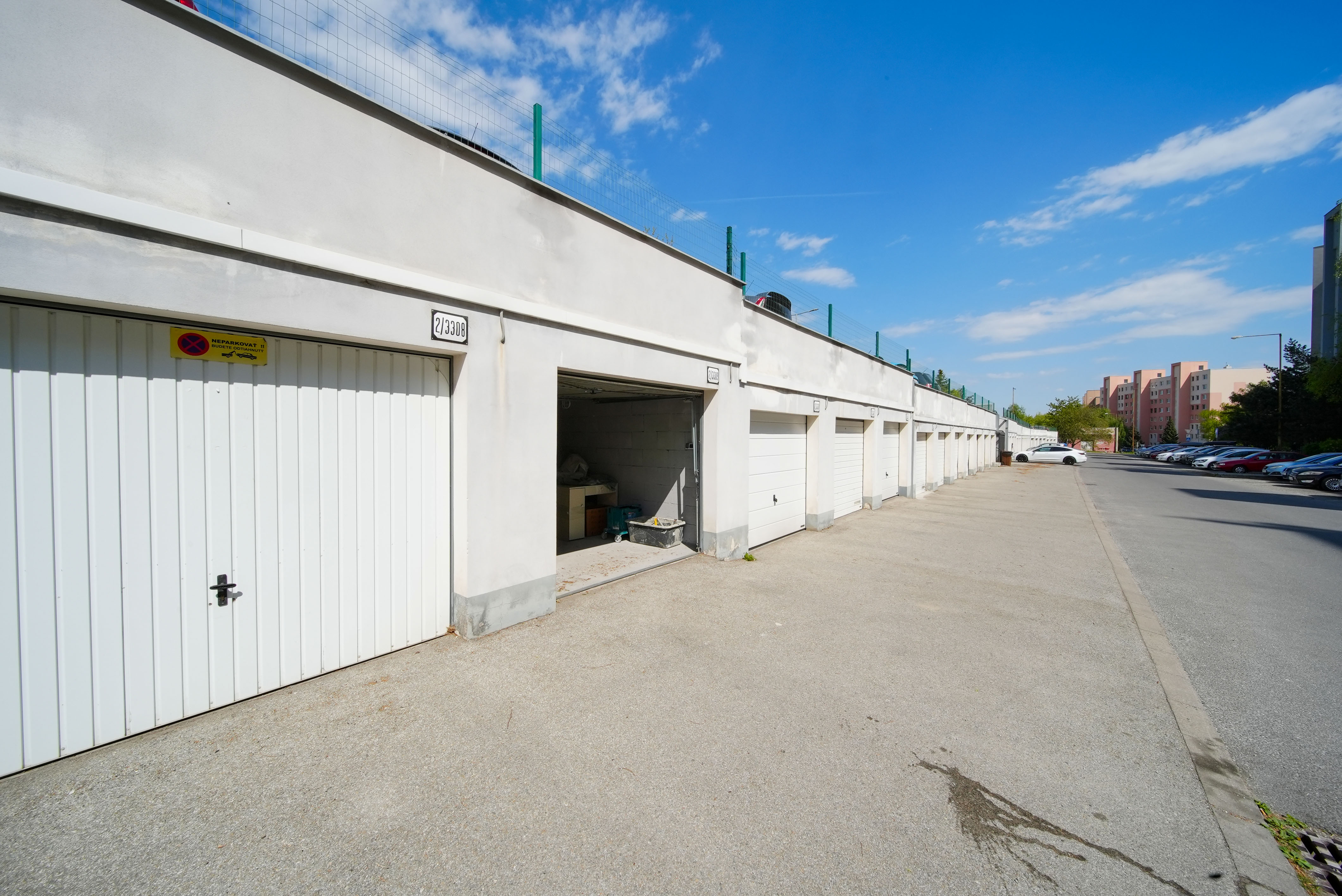 Na predaj gar&aacute;ž 18 m2, H&uacute;skova, Ko&scaron;ice KVP