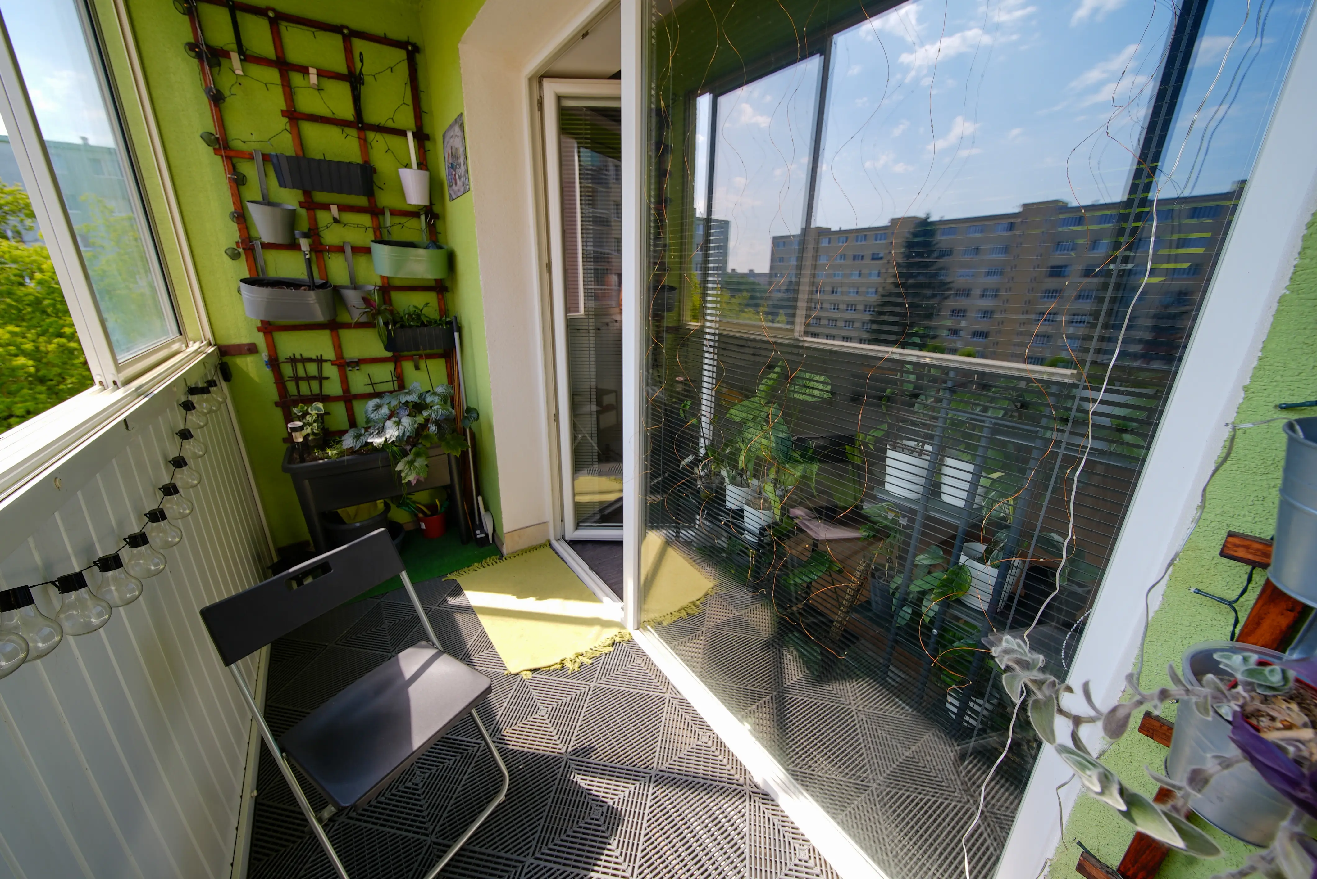 Na predaj 3 izbový byt s loggiou 55 m2, 4.p., Košice II. - Západ