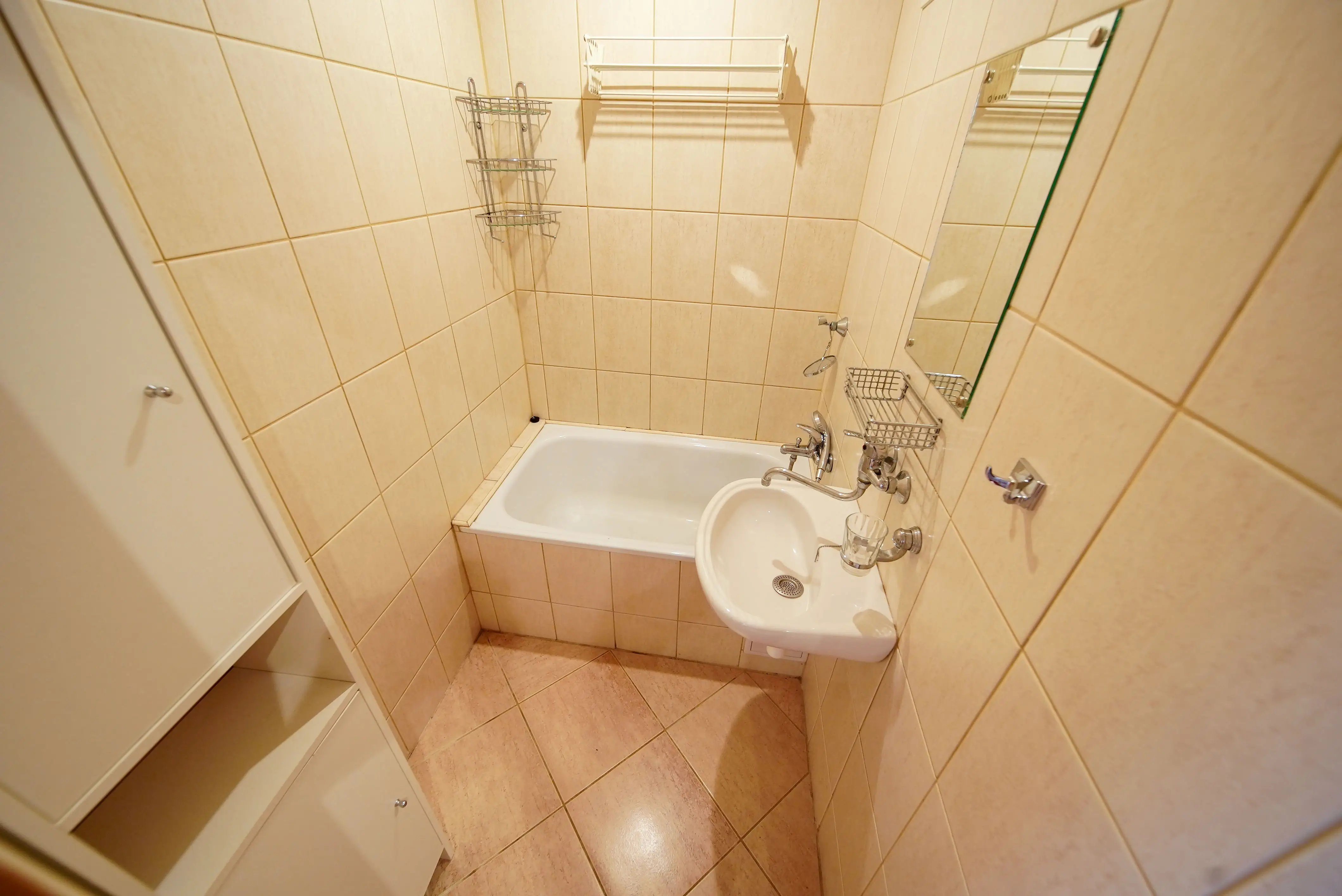Ponúka na predaj 1,5 izbový byt na ul. Obrody pri Galérii
