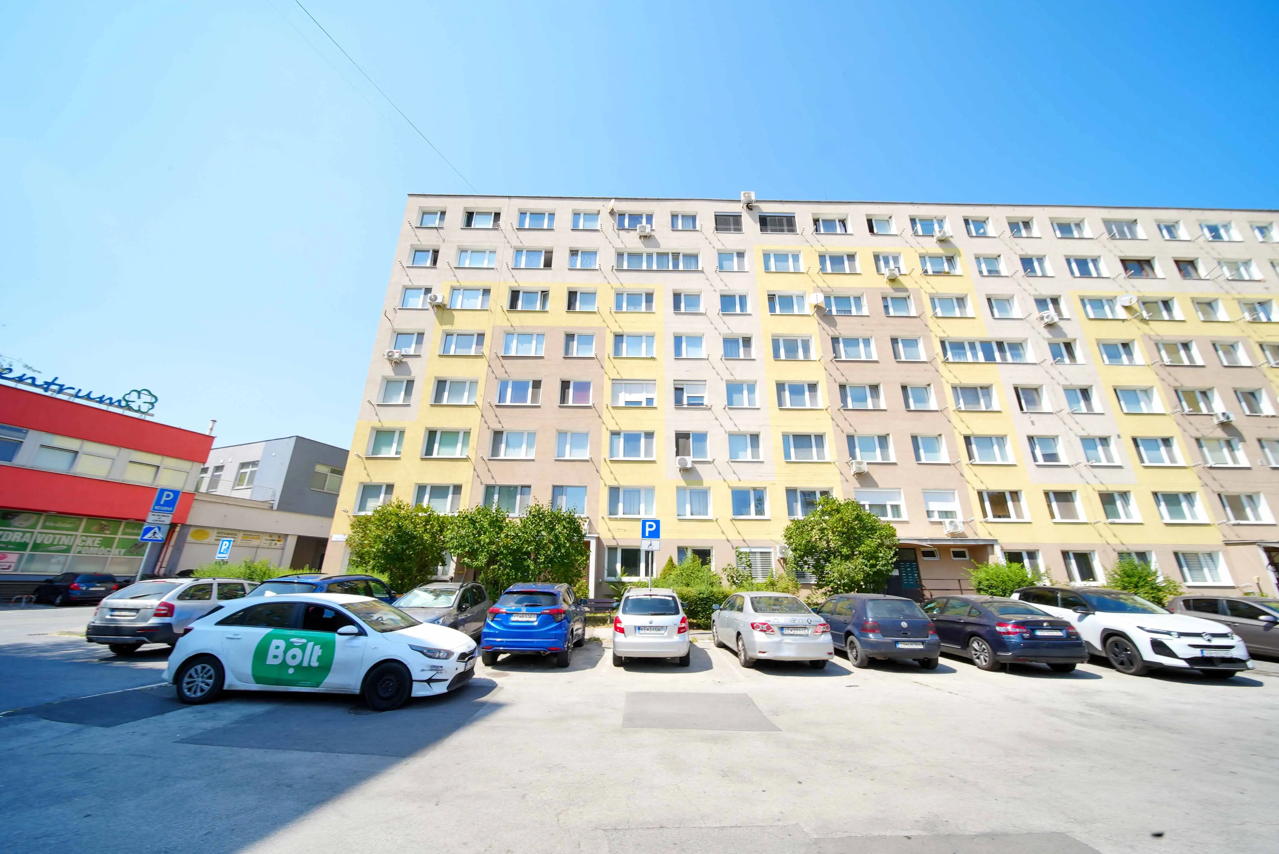 Ponúka na predaj 1,5 izbový byt na ul. Obrody pri Galérii