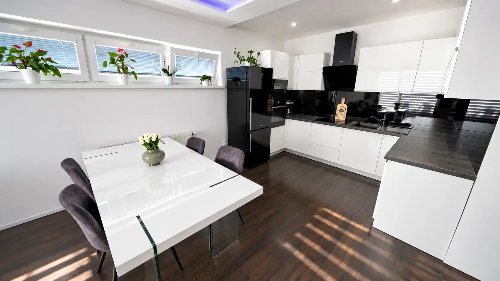 MODERN&Yacute; 2-IZBOV&Yacute; BYT S BALK&Oacute;NOM | NA HORE, KO&Scaron;ICE &ndash; FURČA