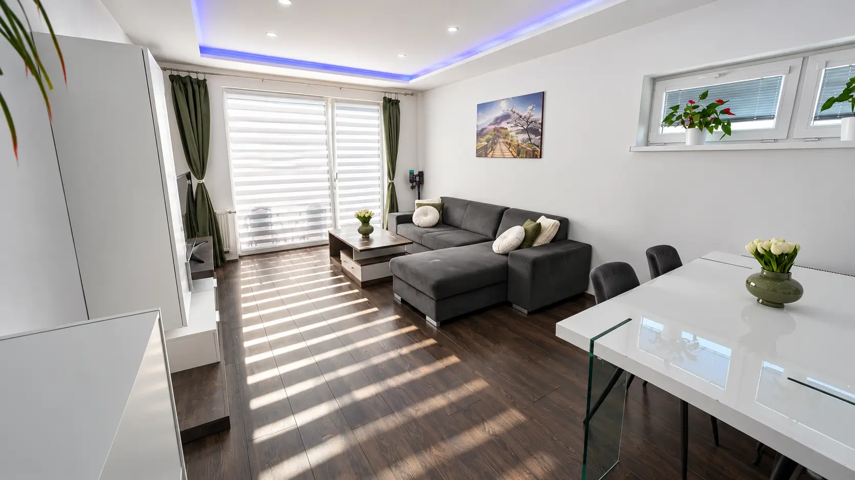 MODERN&Yacute; 2-IZBOV&Yacute; BYT S BALK&Oacute;NOM | NA HORE, KO&Scaron;ICE &ndash; FURČA