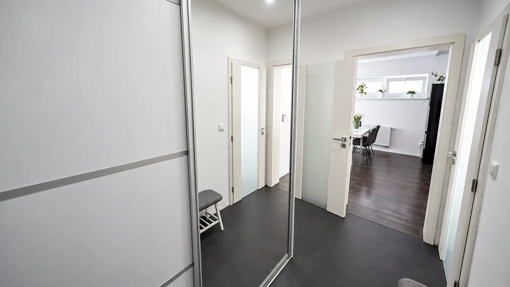 MODERN&Yacute; 2-IZBOV&Yacute; BYT S BALK&Oacute;NOM | NA HORE, KO&Scaron;ICE &ndash; FURČA