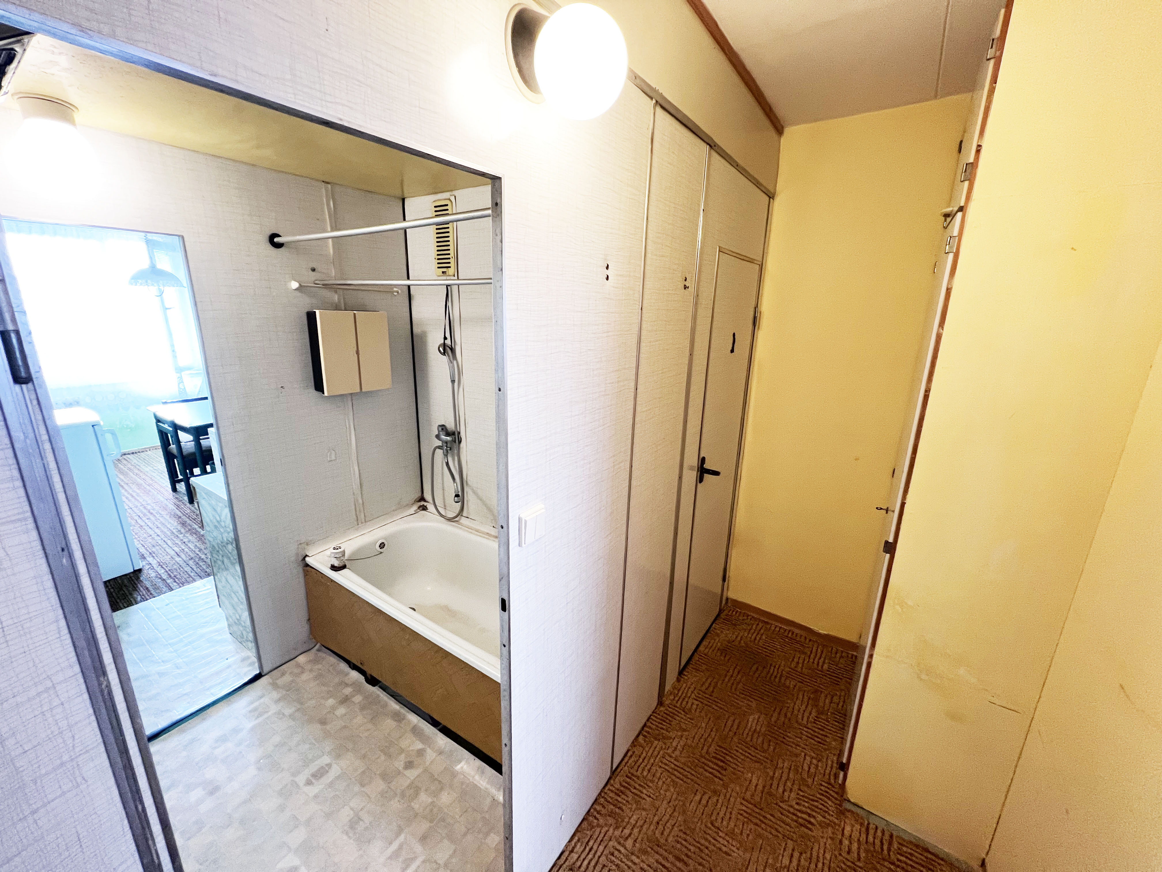 na predaj 3 izbový byt s loggiou, Vojenská ul., Košice I.