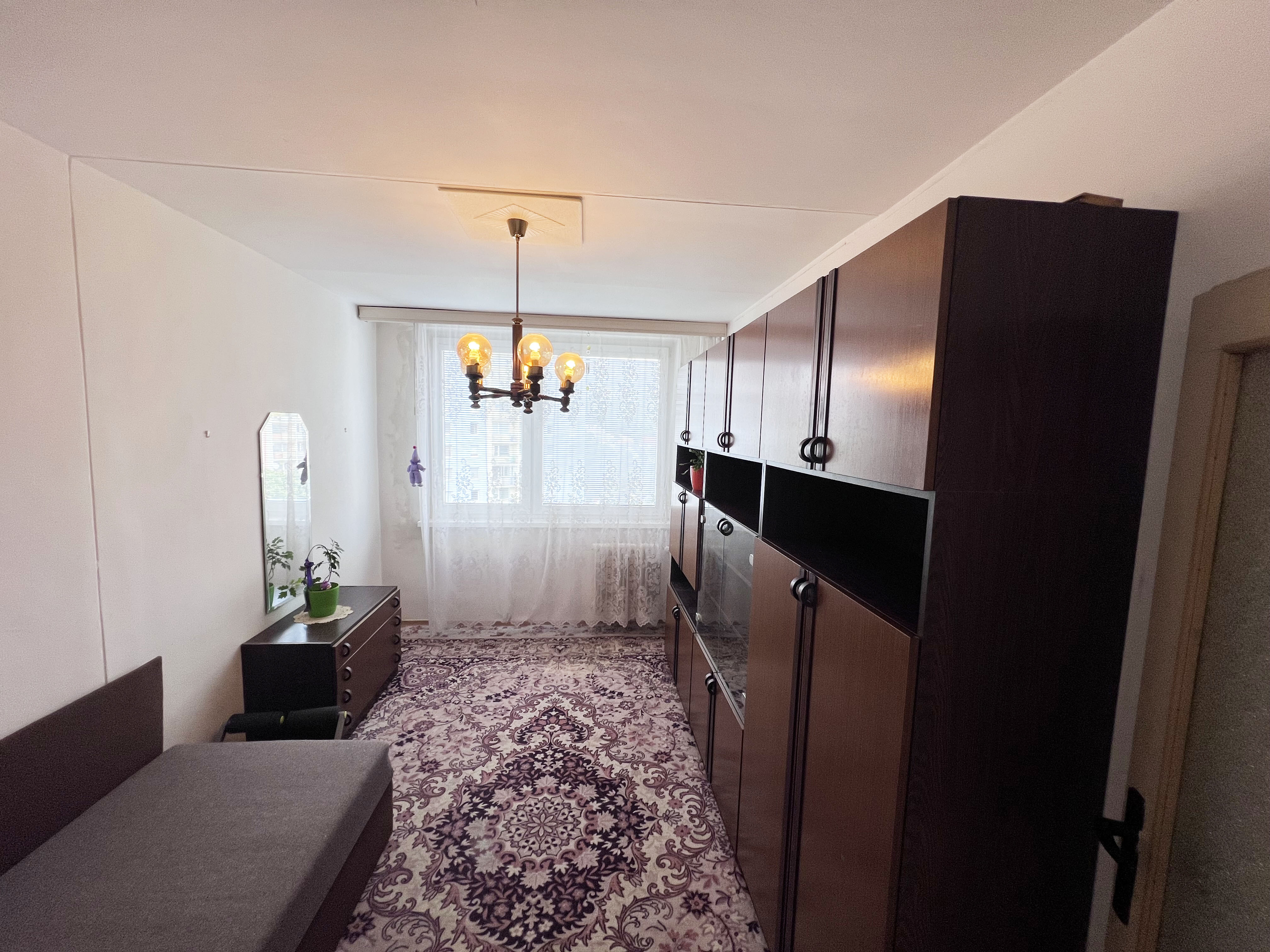 na predaj 3 izbový byt s loggiou, Vojenská ul., Košice I.