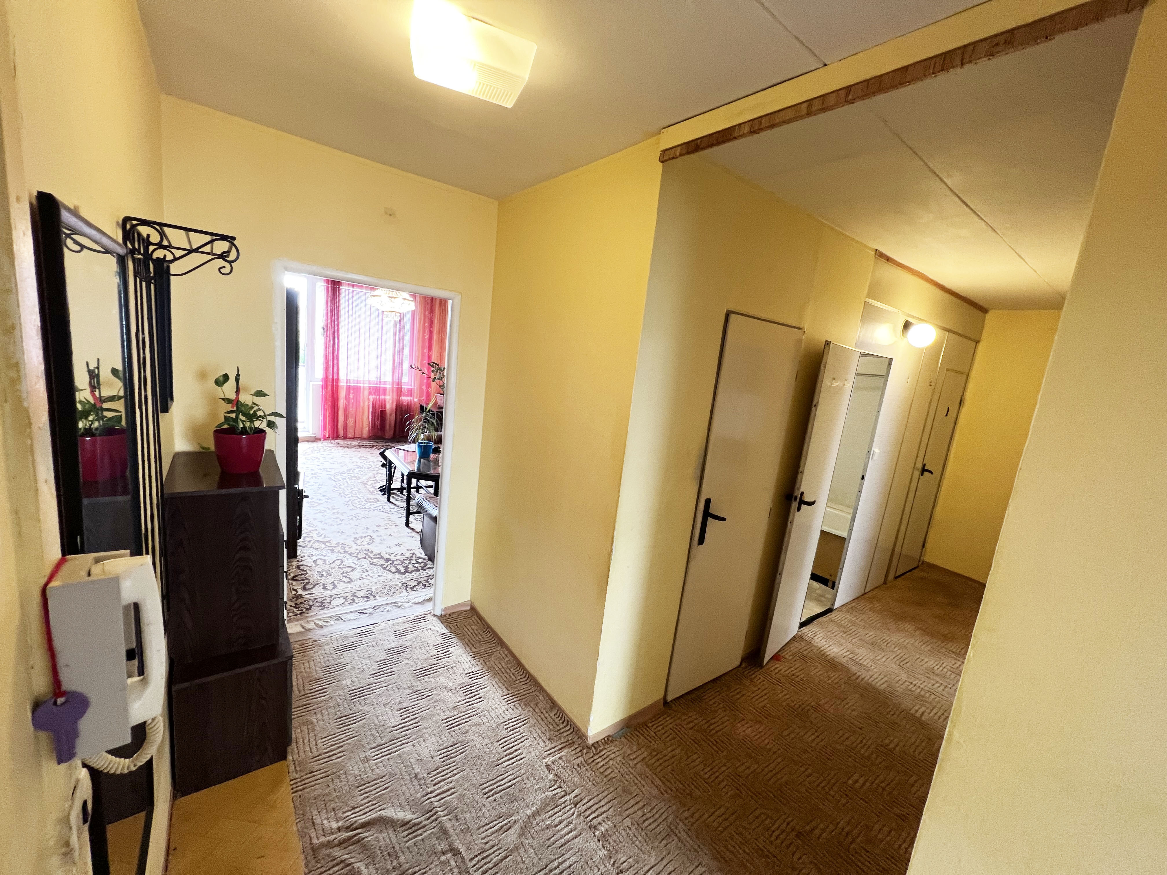 na predaj 3 izbový byt s loggiou, Vojenská ul., Košice I.