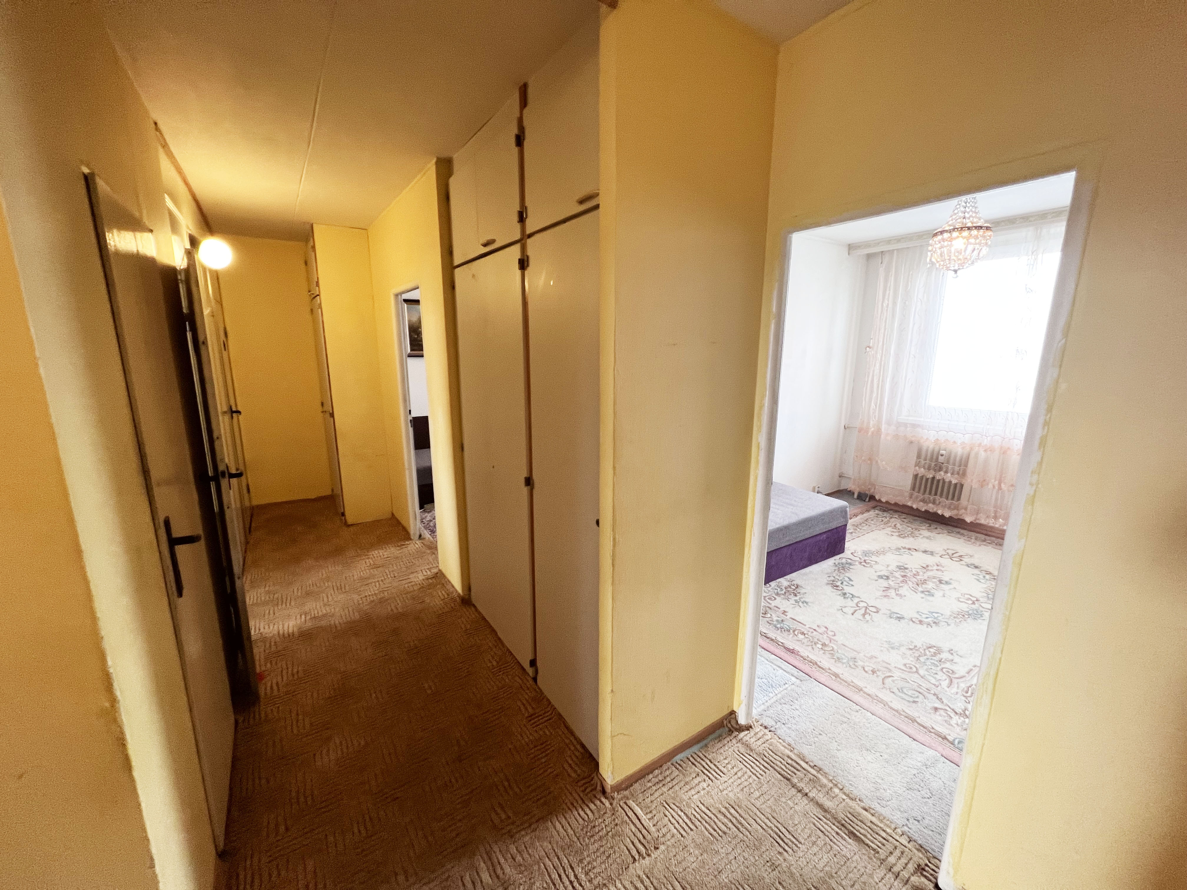 na predaj 3 izbový byt s loggiou, Vojenská ul., Košice I.