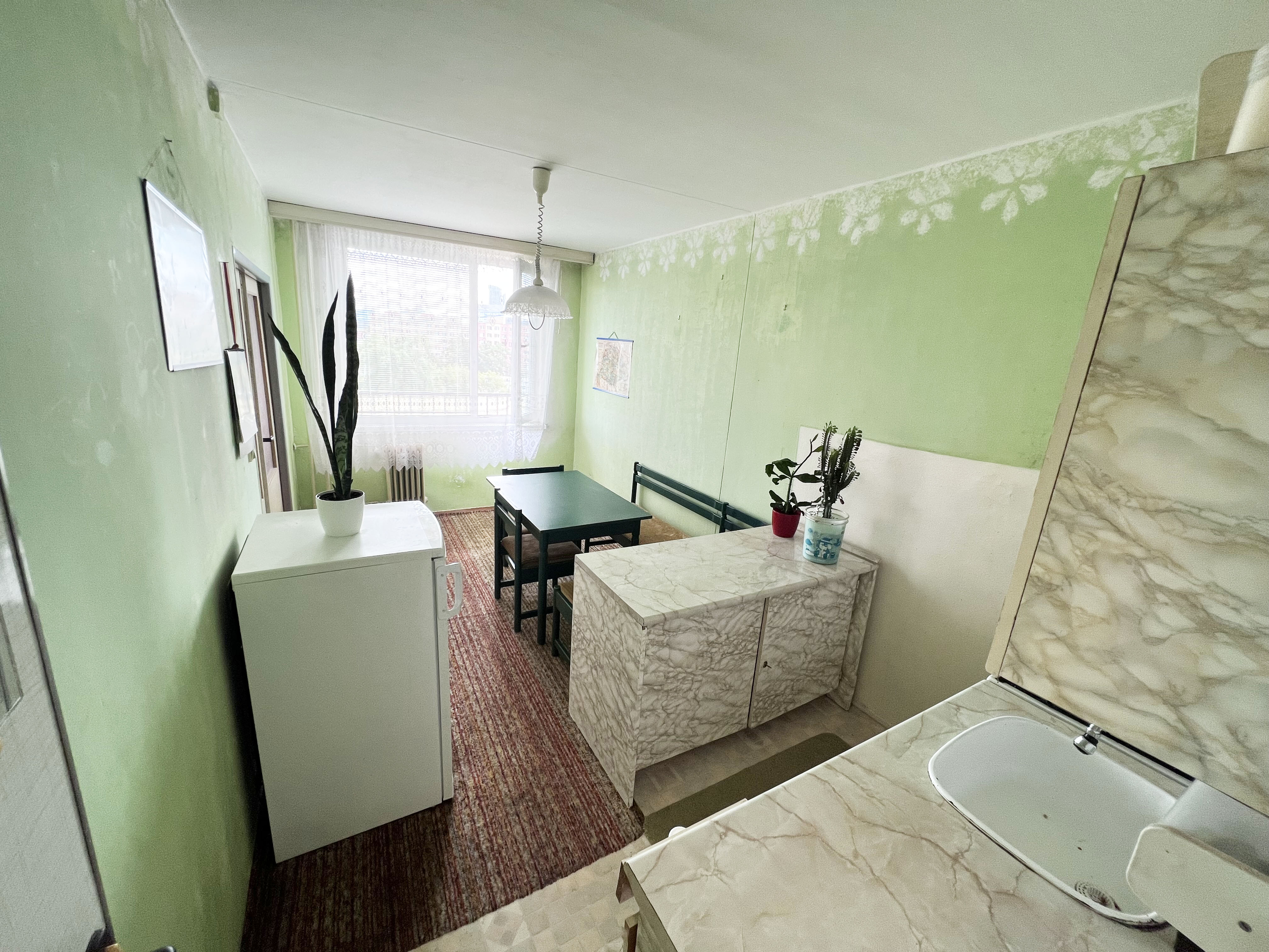 na predaj 3 izbový byt s loggiou, Vojenská ul., Košice I.