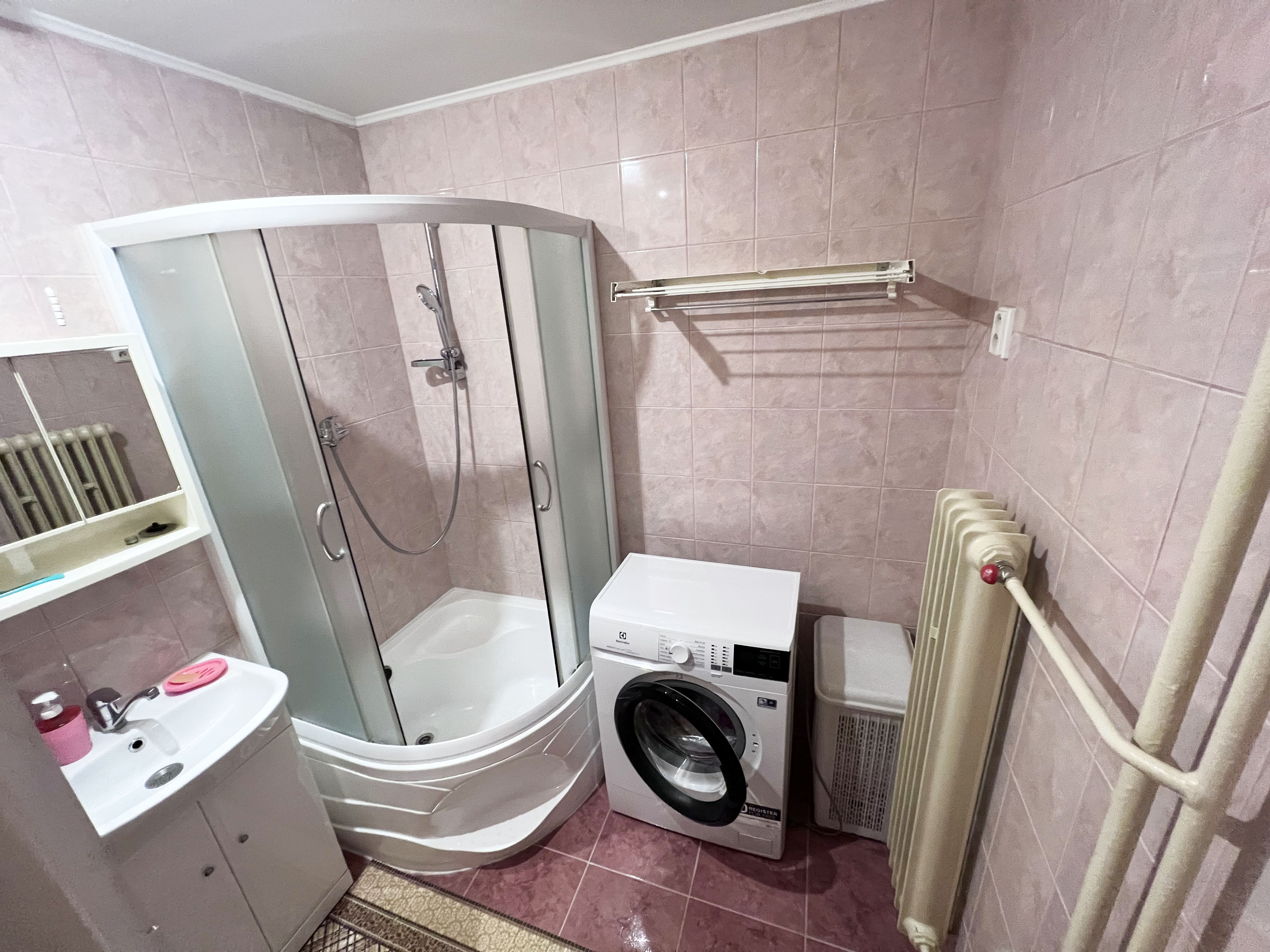 PREDANÉ - na predaj 1 izbový byt, 40m2 + loggia, Mudroňova, JUH