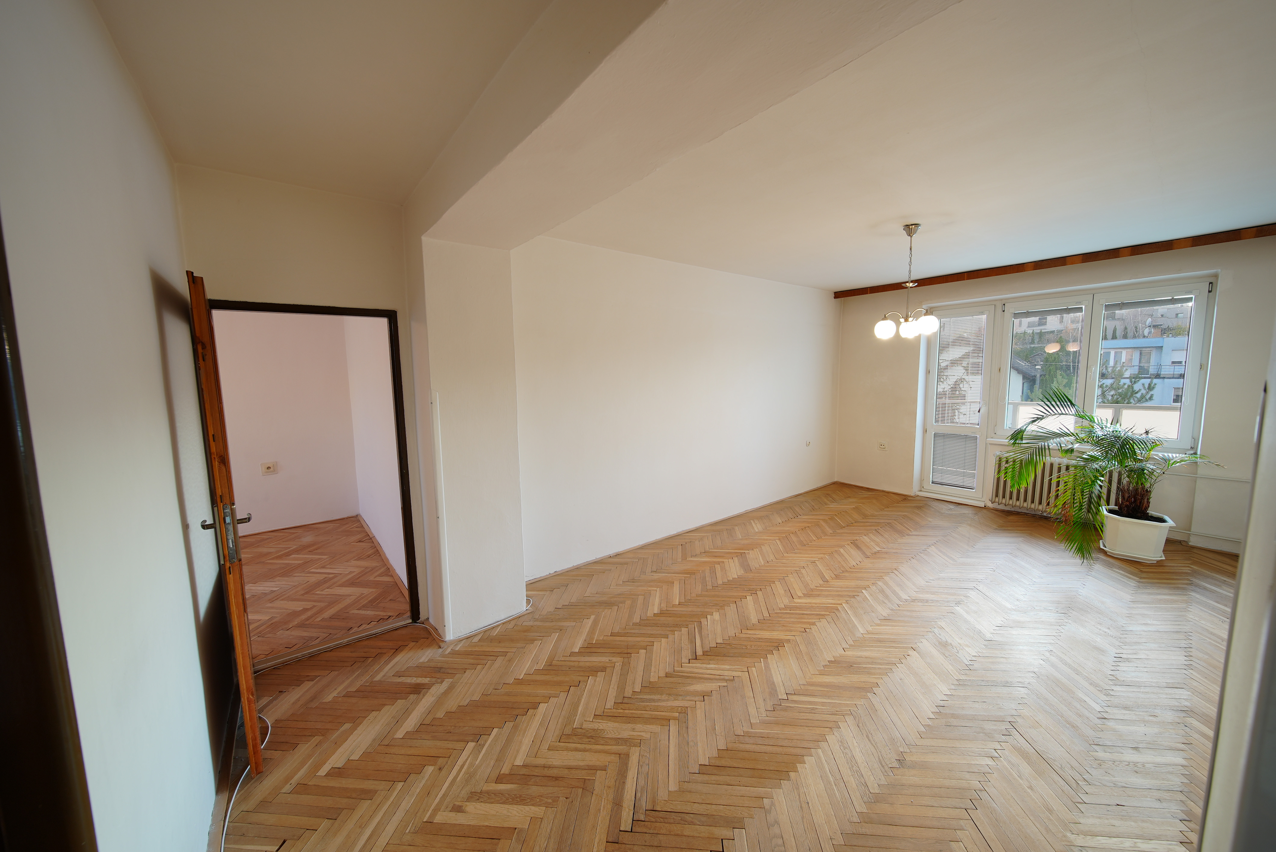 PREDANÉ 3 izbový TEHLOVÝ byt, s 2 loggiami, Tatranská - Staré mesto