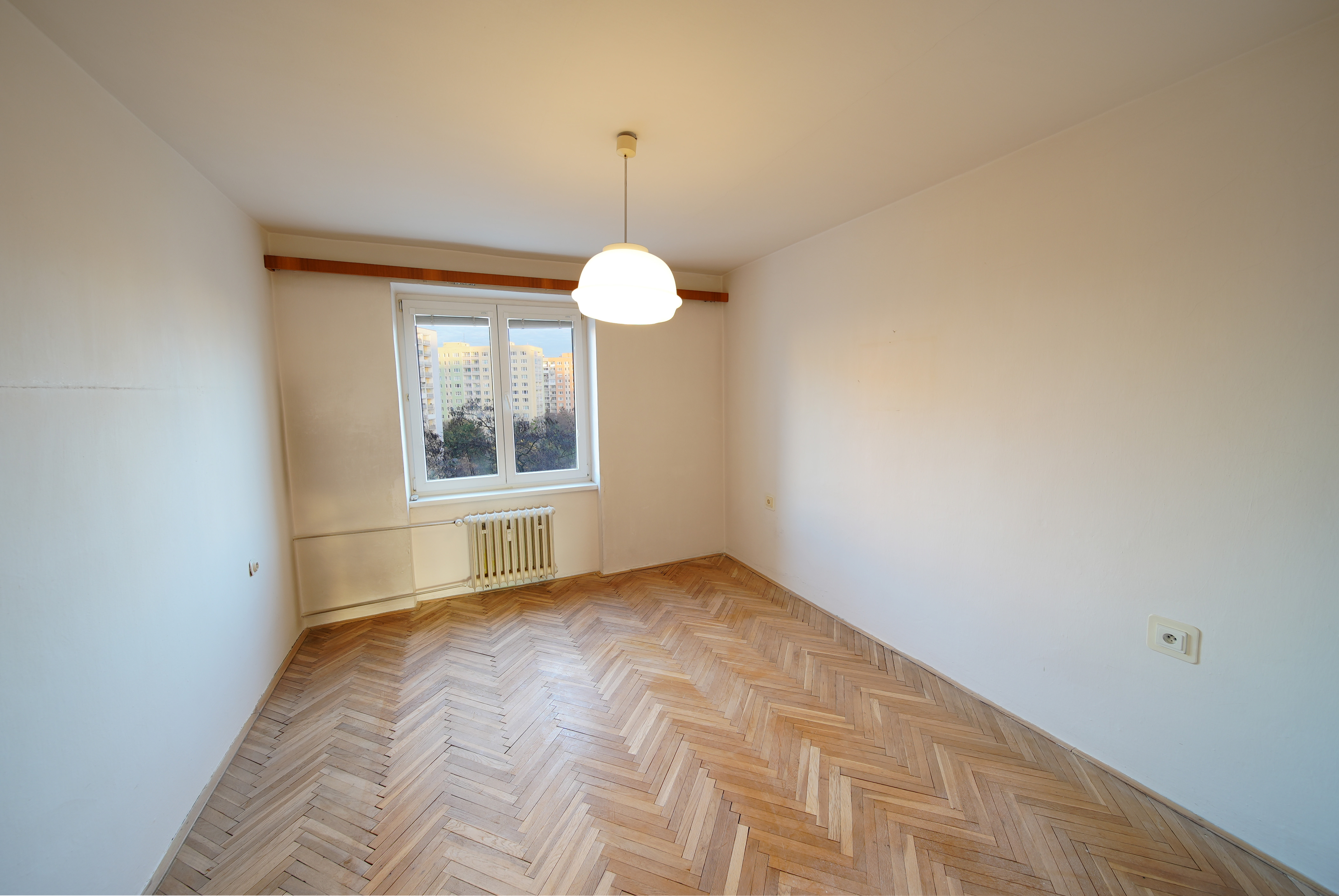 PREDANÉ 3 izbový TEHLOVÝ byt, s 2 loggiami, Tatranská - Staré mesto