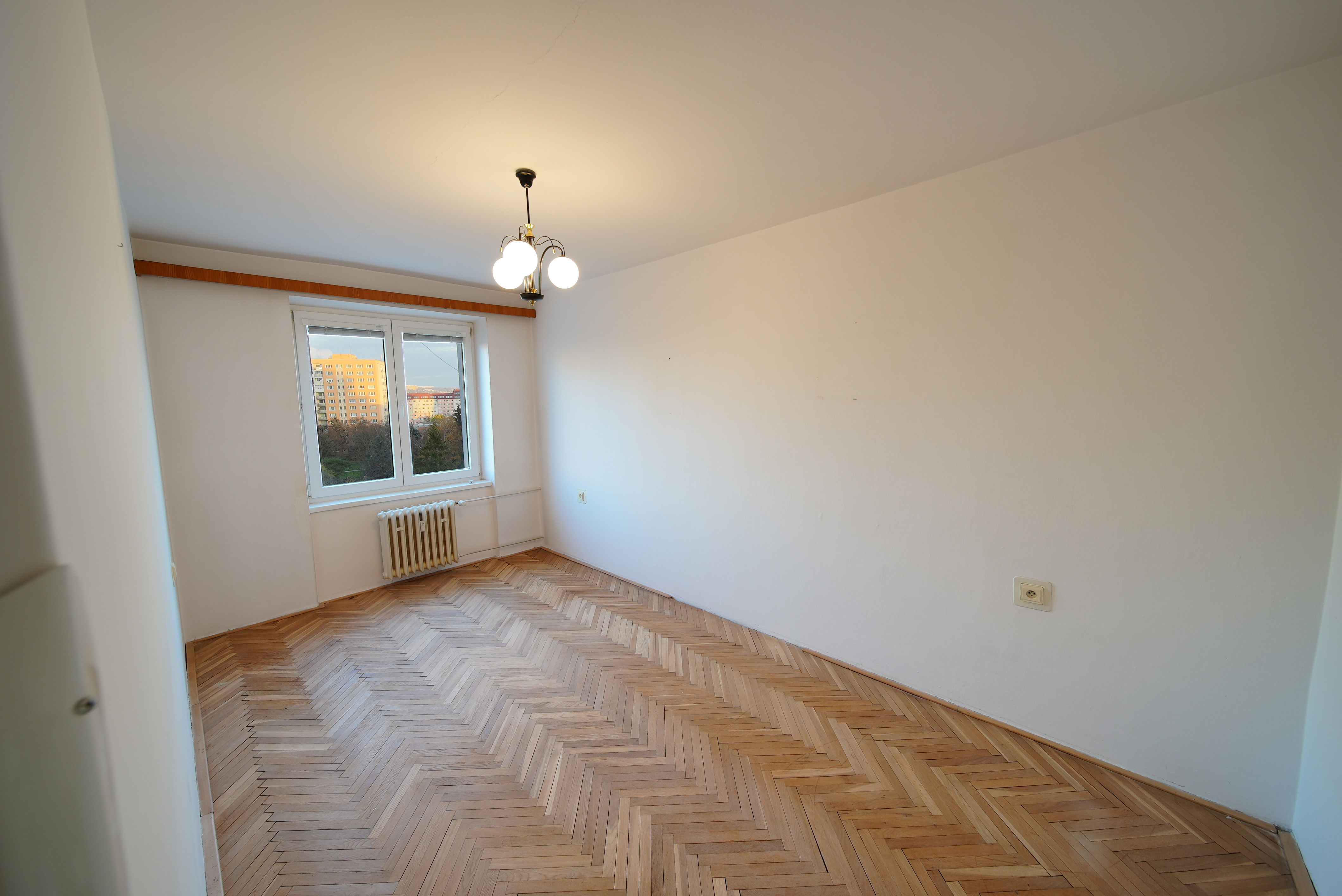 PREDANÉ 3 izbový TEHLOVÝ byt, s 2 loggiami, Tatranská - Staré mesto